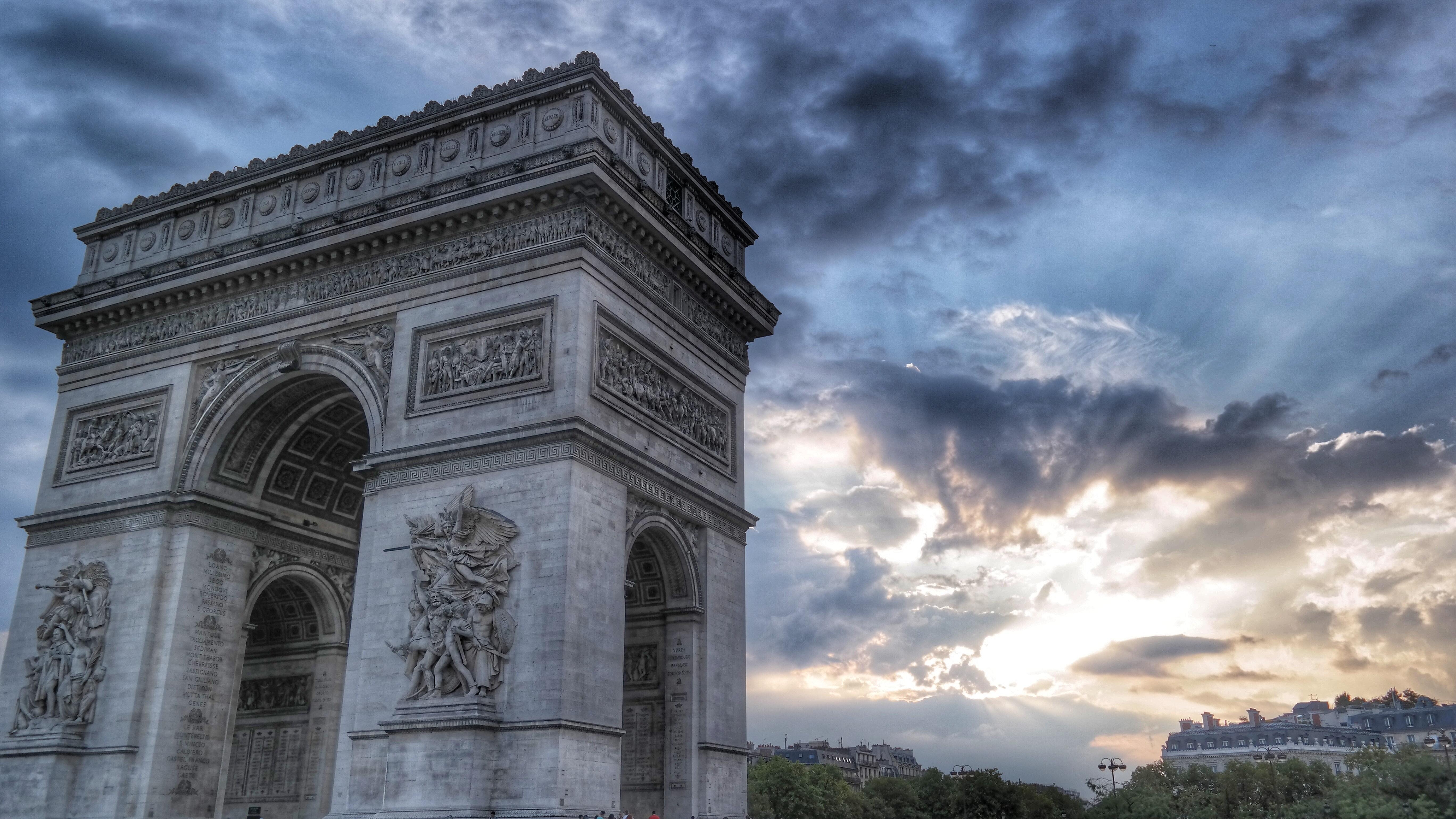 Grey Arc De Triumph · Free Stock Photo
