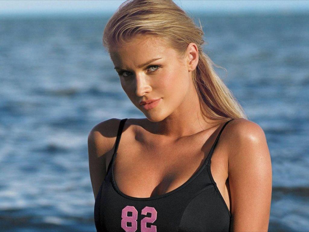 Joanna Krupa Wallpaper Free Download