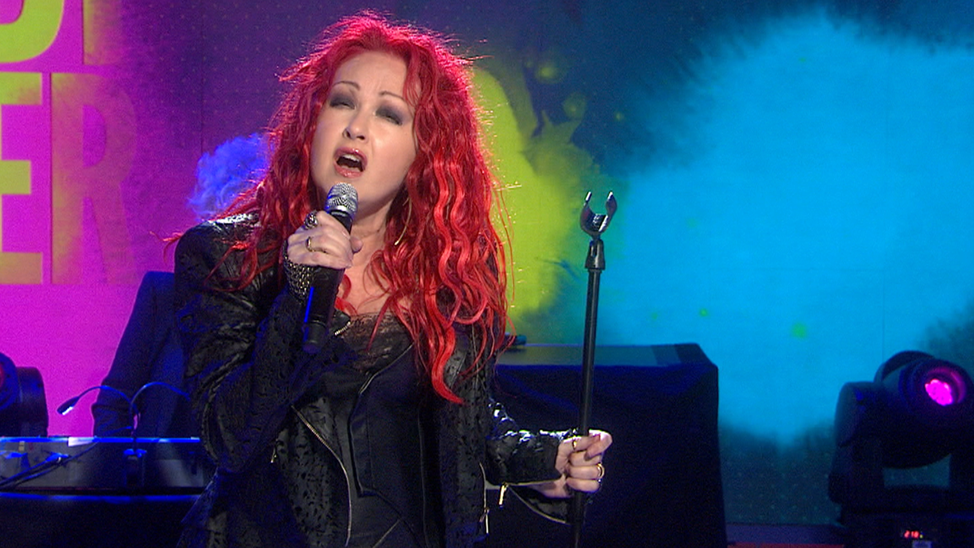 Cyndi Lauper performs 'Time After Time'