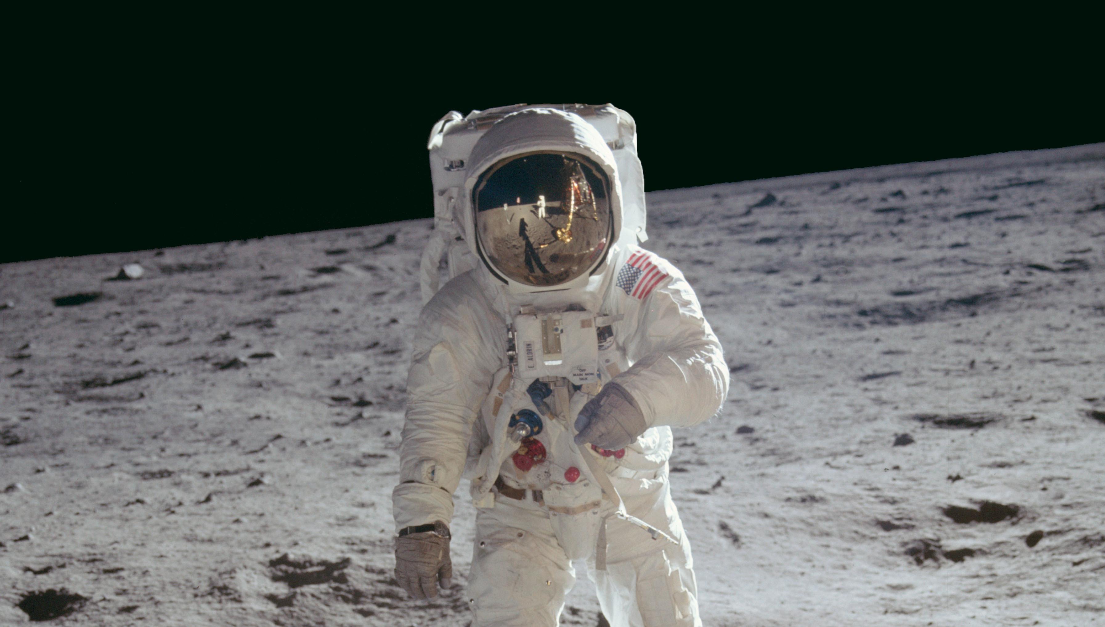 Apollo 11 Wallpaper (the best image in 2018)