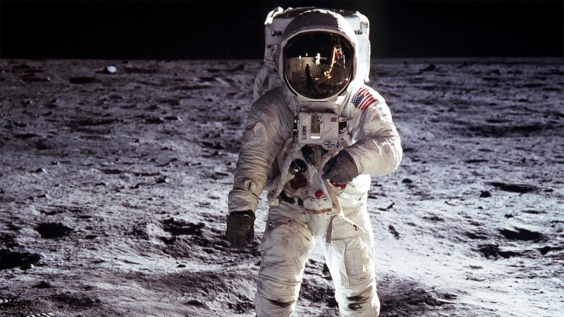 Apollo Astronaut on the moon HD Apollo Astronaut on