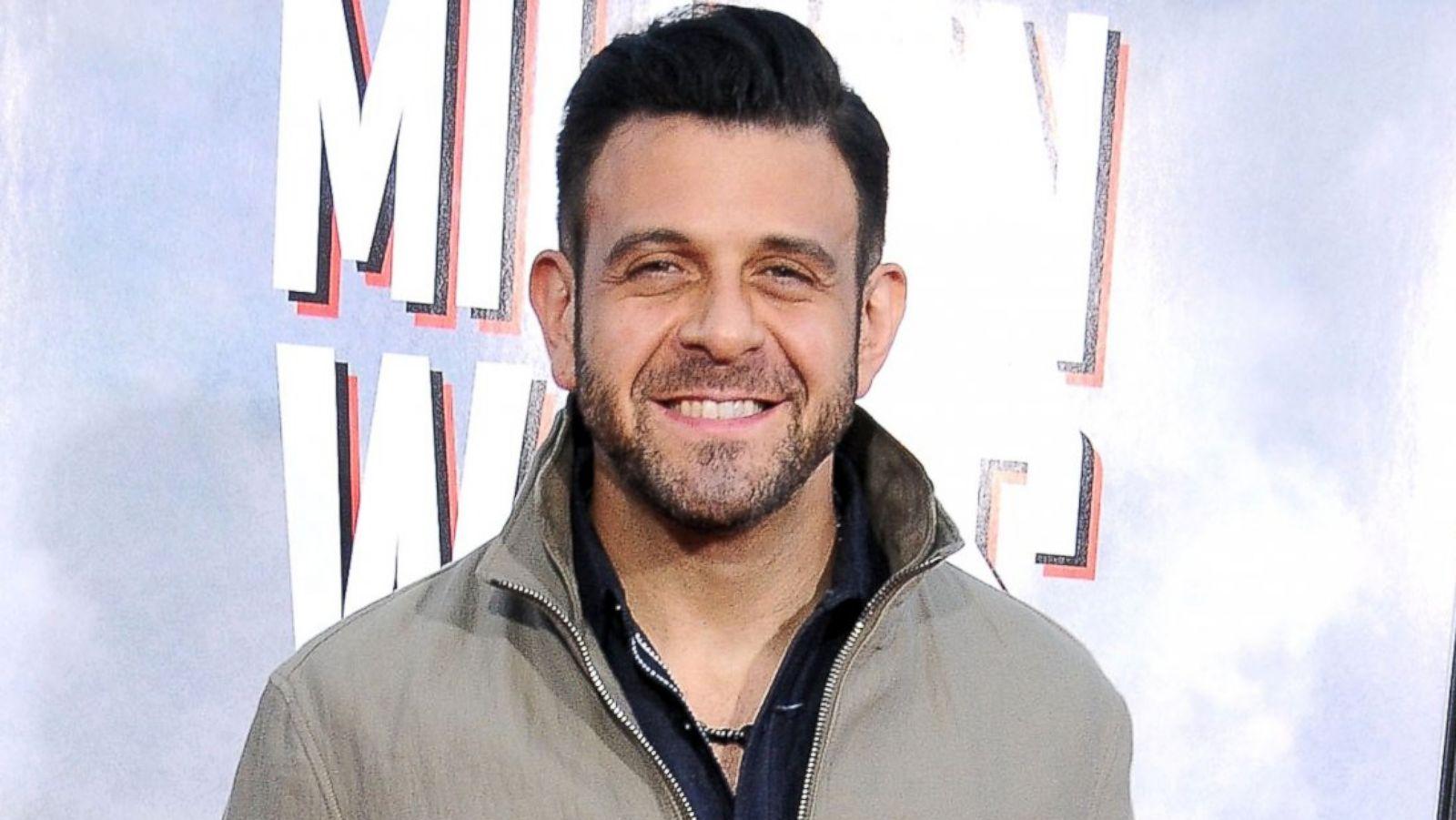 Adam Richman Apologizes for 'Inexcusable Remarks' on Twitter