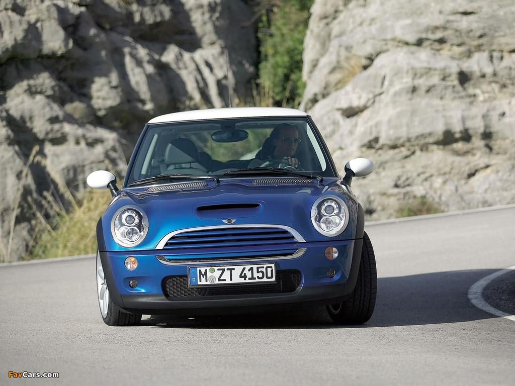 Mini Cooper S (R53) 2004–06 wallpaper (1024x768)