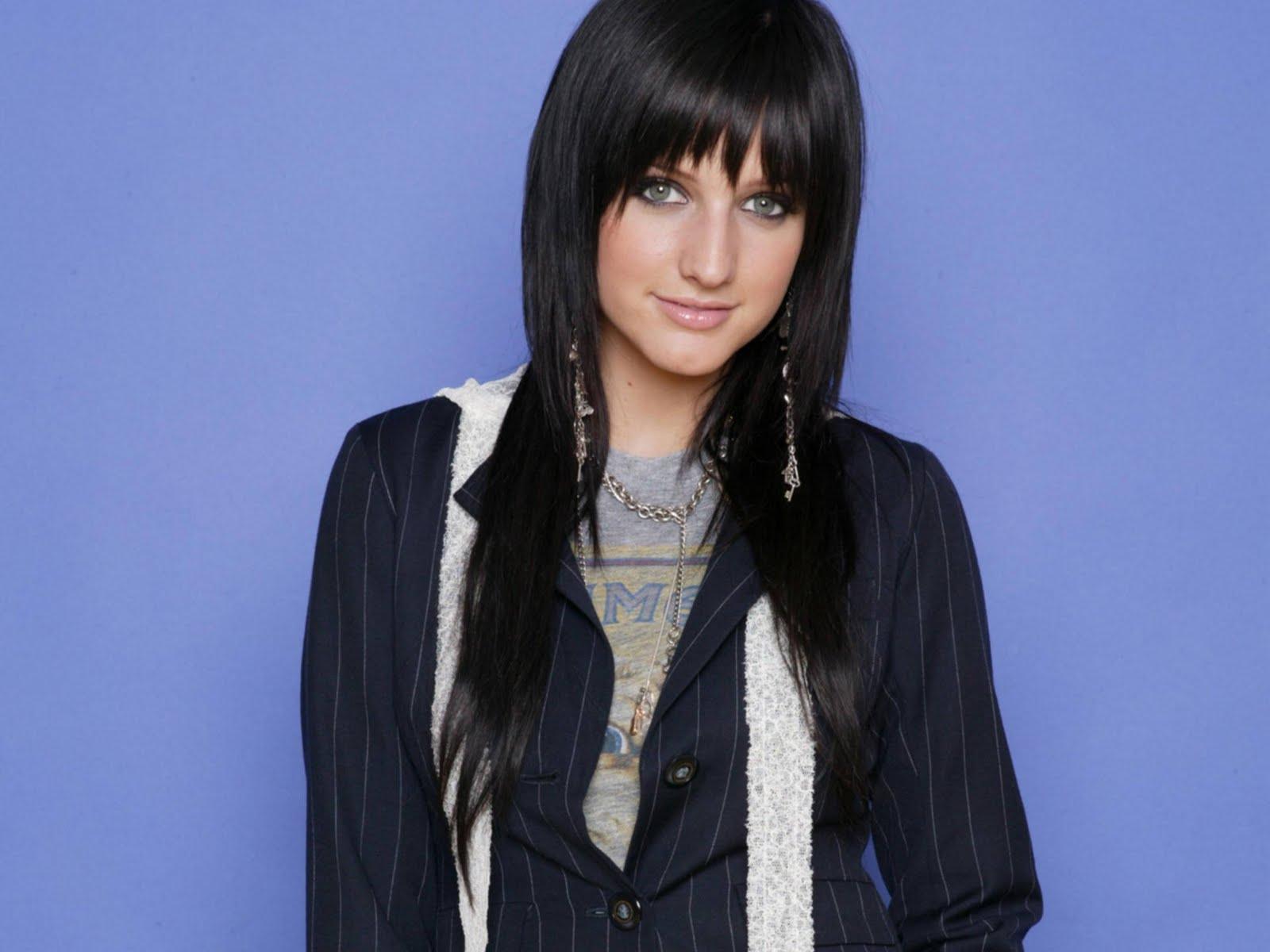 Ashlee Simpson Hot Picture, Photo Gallery & Wallpaper: Hot Ashlee