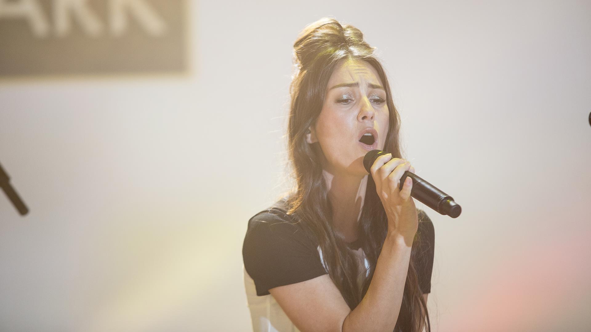 Amy Shark performs 'I Said Hi' live on TODAY