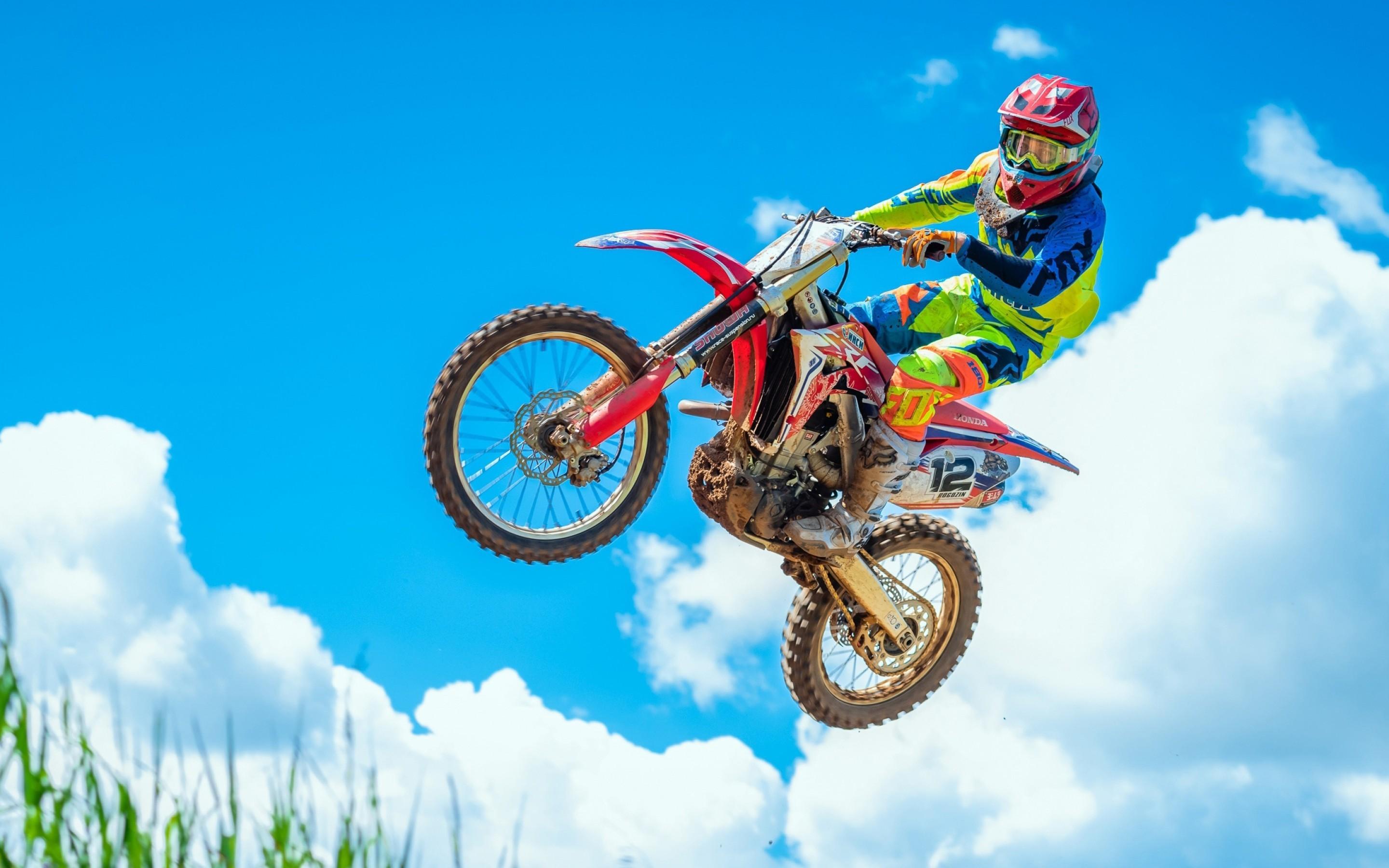 Download 2880x1800 Motocross, Clouds, Jump Wallpaper for MacBook