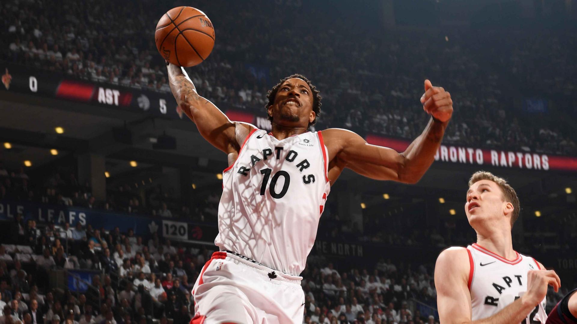 San Antonio Spurs trade Kawhi Leonard to Toronto Raptors for DeMar
