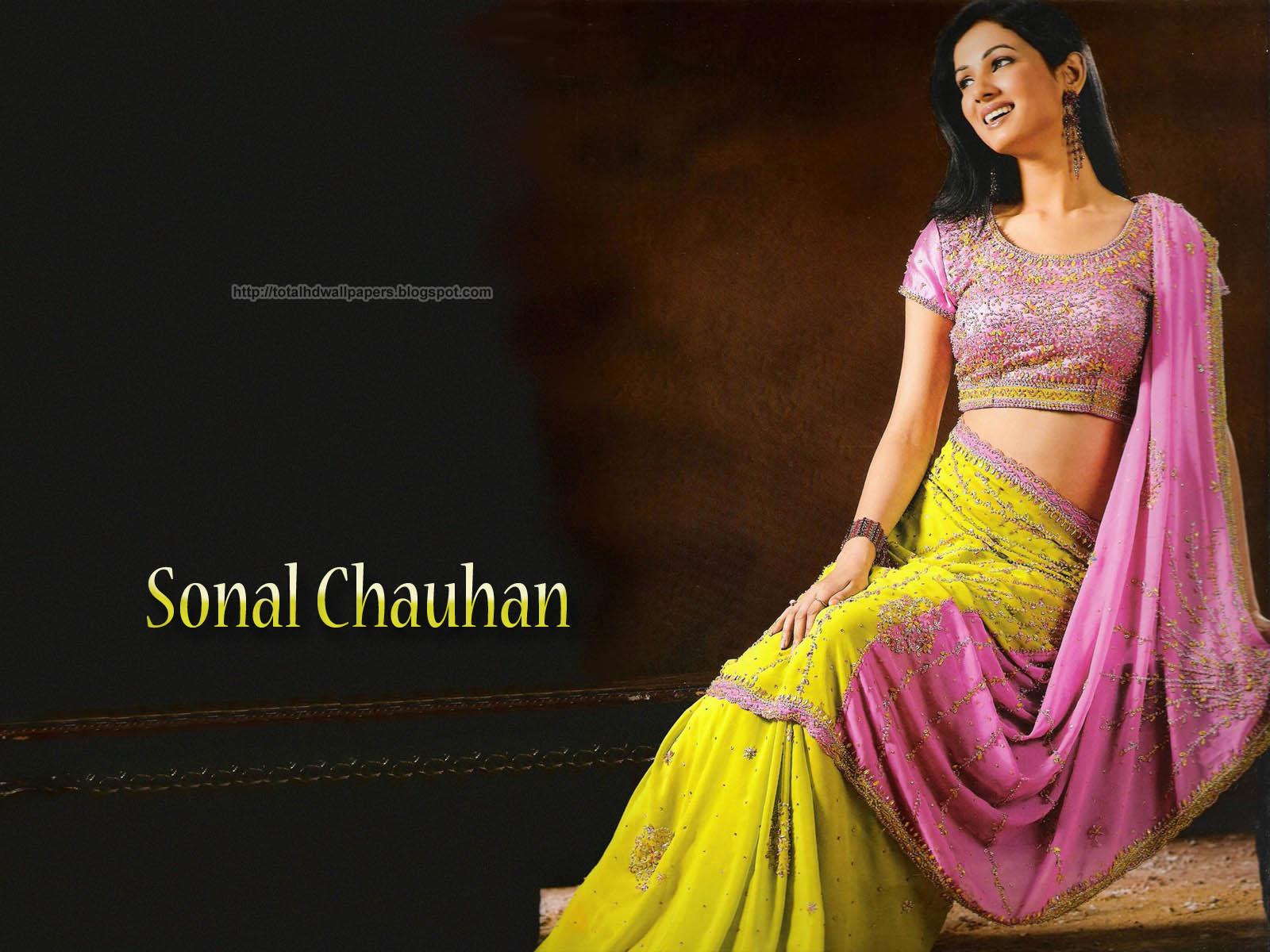Actresses HD Wallpaper: Sonal chauhan HD wallpaper