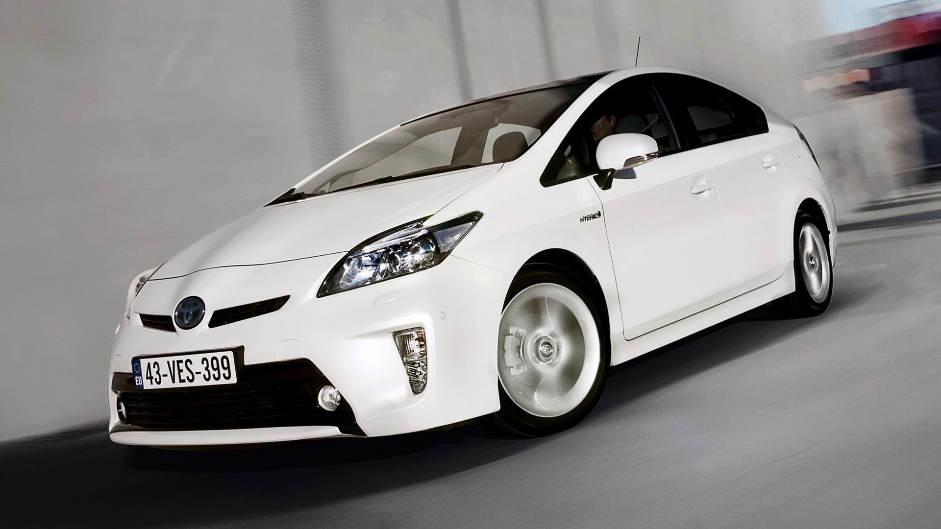 Toyota Prius and HD Image
