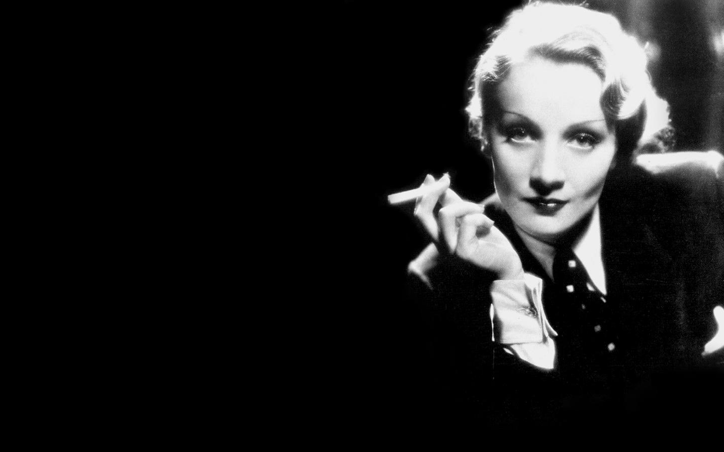 Marlene Dietrich Wallpaper 3 X 900