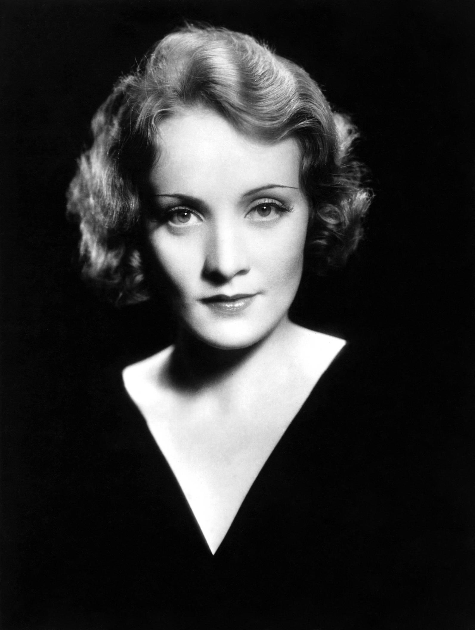 1593x2112px Marlene Dietrich 564.7 KB