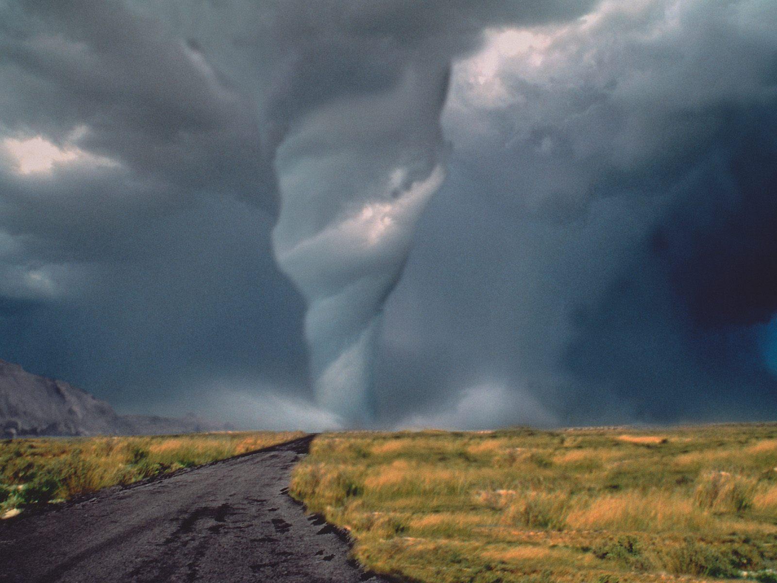 Tornado and Hurricane Togeth HD Wallpaper, Background Image