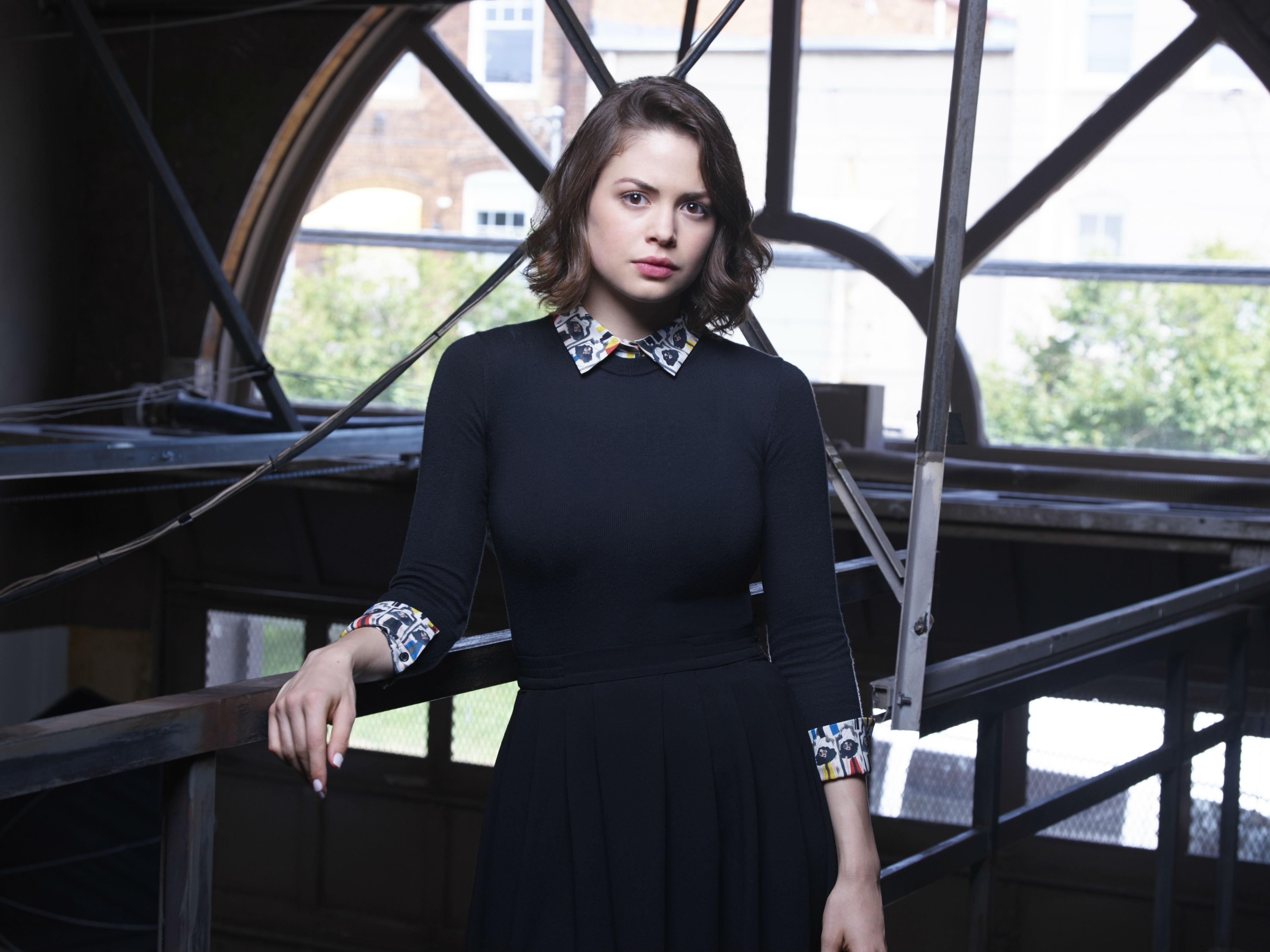 Shots Fired Conor Leslie As Sarah Ellis.com Read