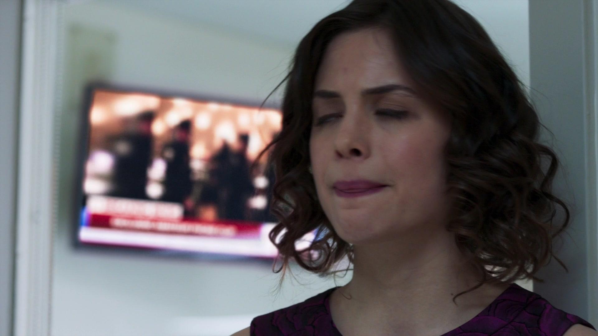 Screen Captures: 2.01 a World Gone Mad Conor