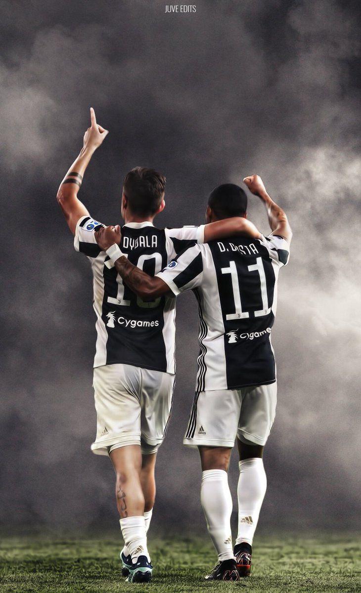 Dybala e Douglas Costa. Footballs. American Football, Juventus