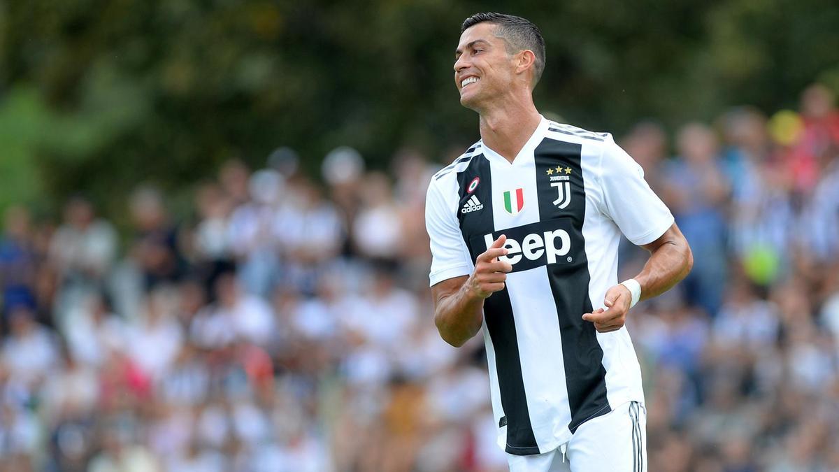 Cristiano Ronaldo scores on Juventus debut