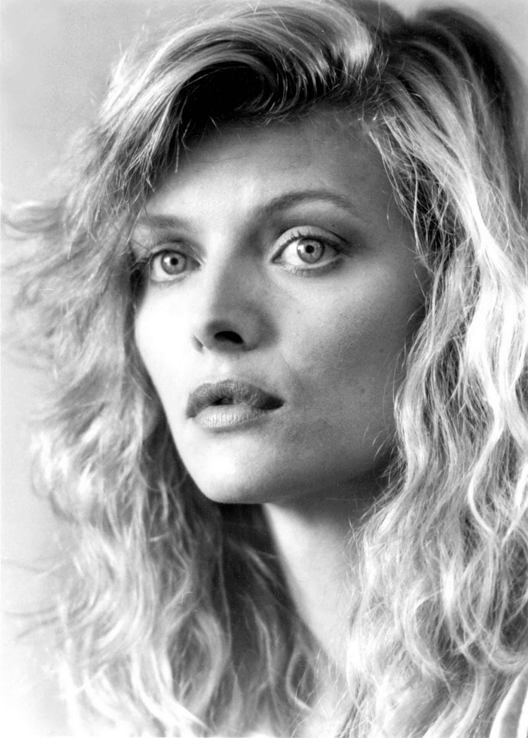 Michelle Pfeiffer Young HD Wallpaper, Background Image