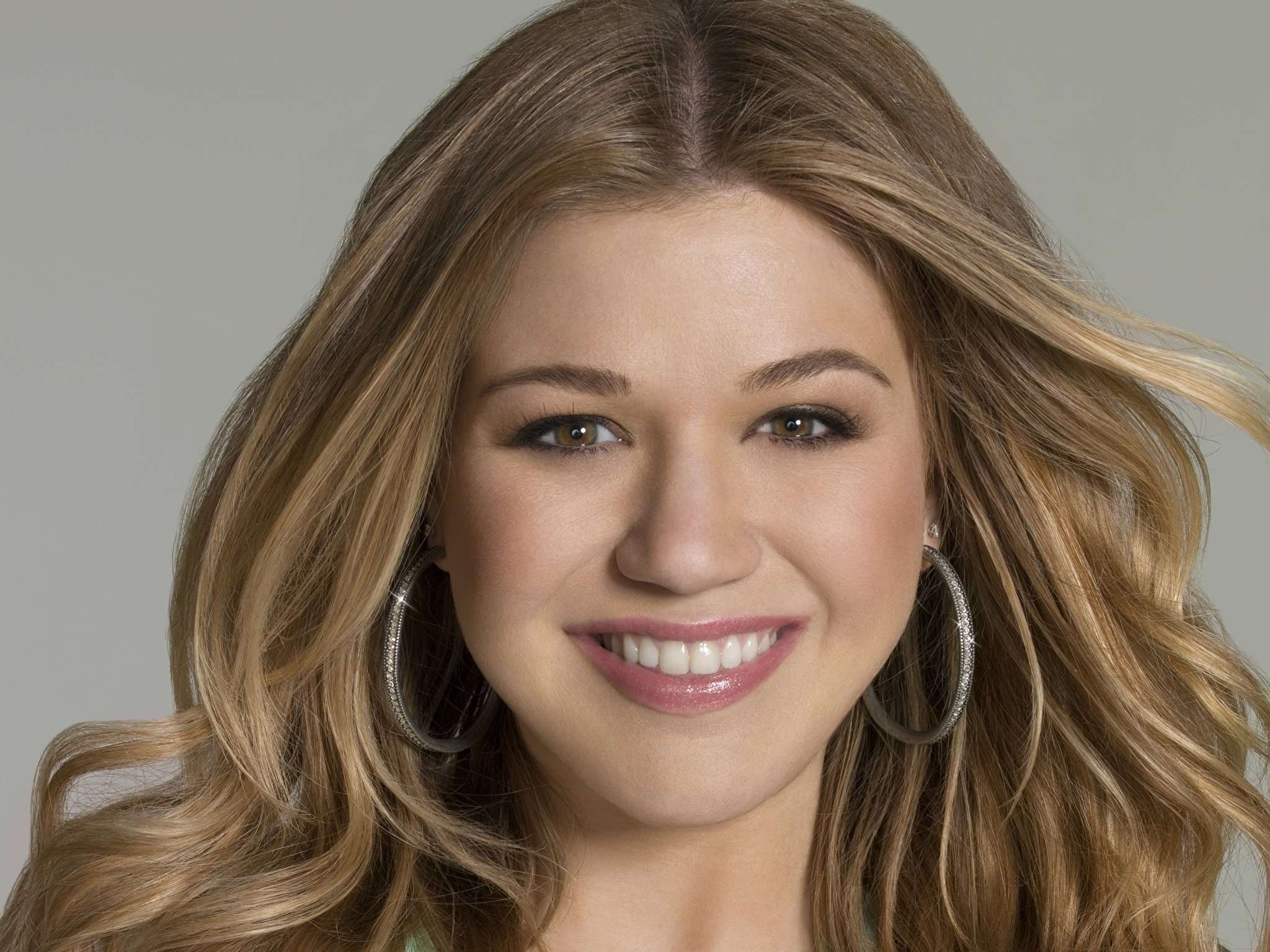 Picture Kelly Clarkson Eyes Smile Face Hair Girls Music 2048x1536.