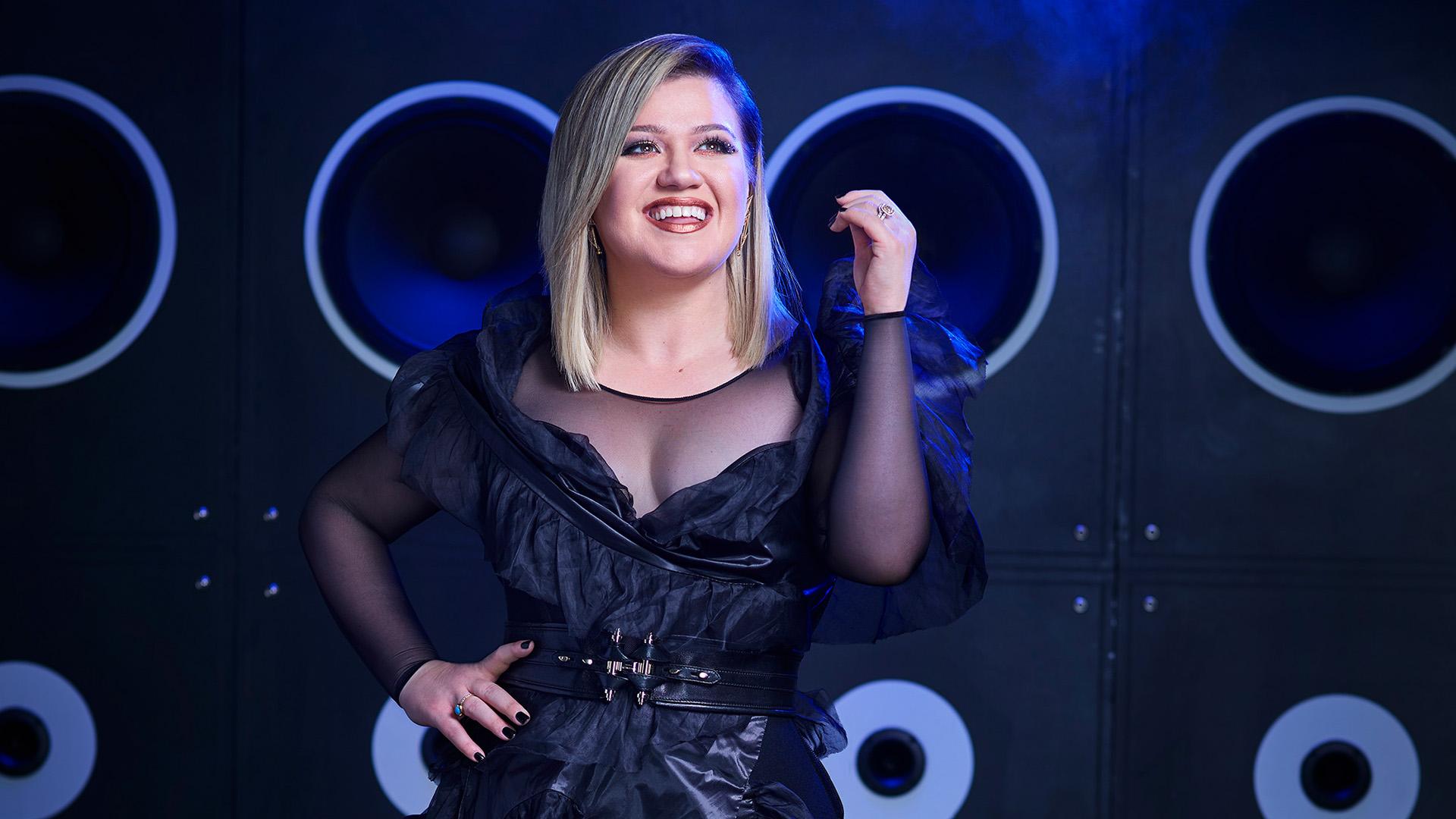 Kelly Clarkson Returns to Host 2019 Billboard Music Awards