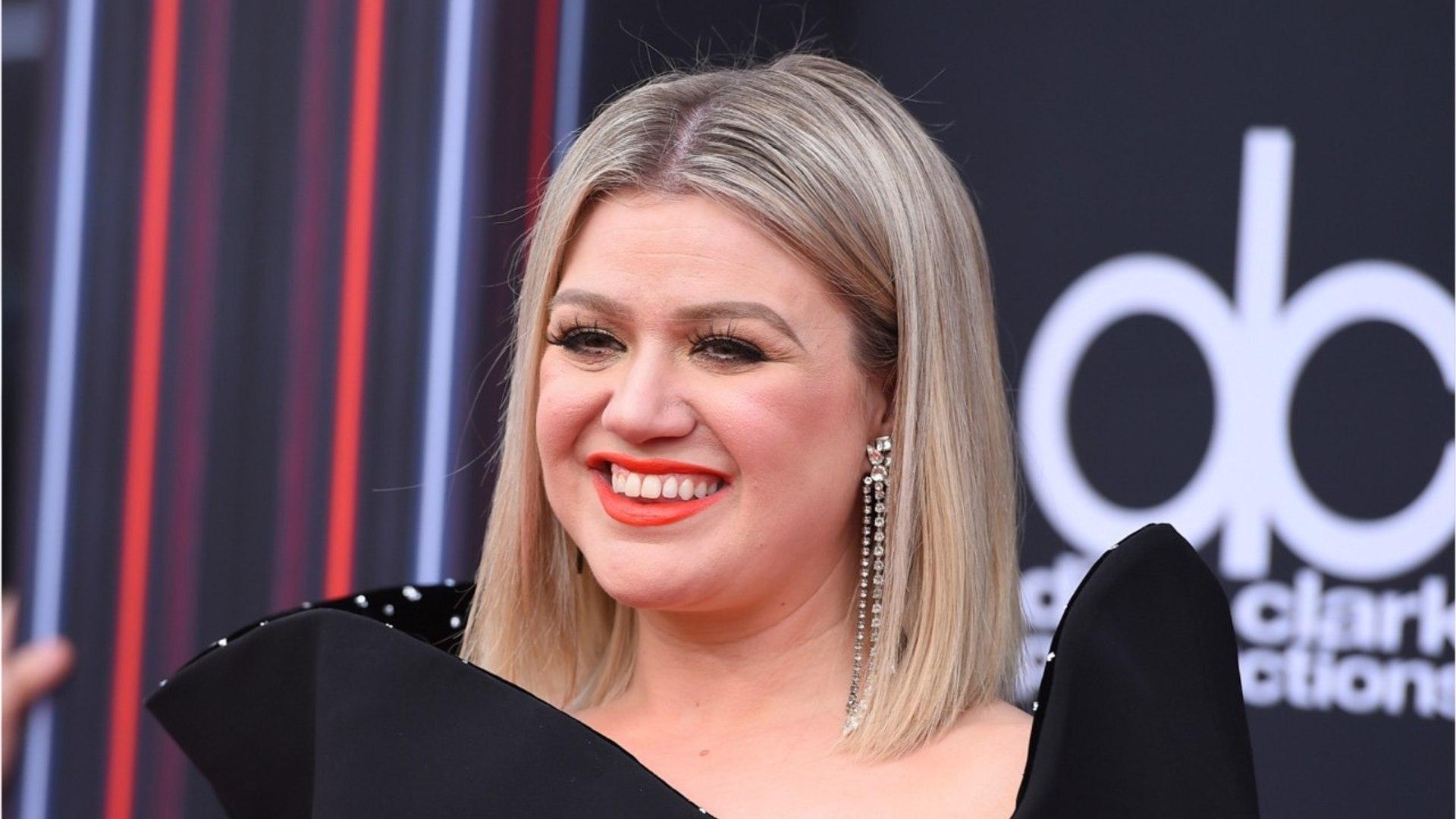 Kelly Clarkson Gets Set For 2019 Tour