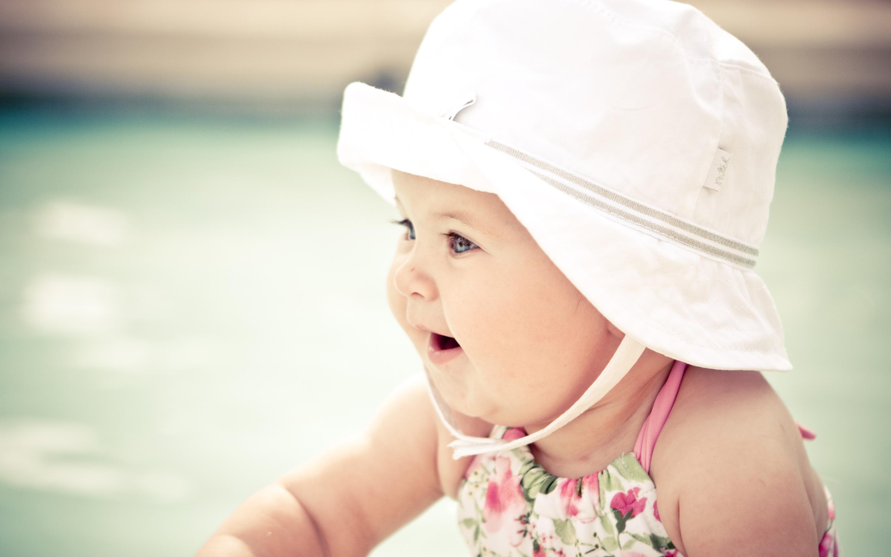 Cute Baby With Hat Wallpaper