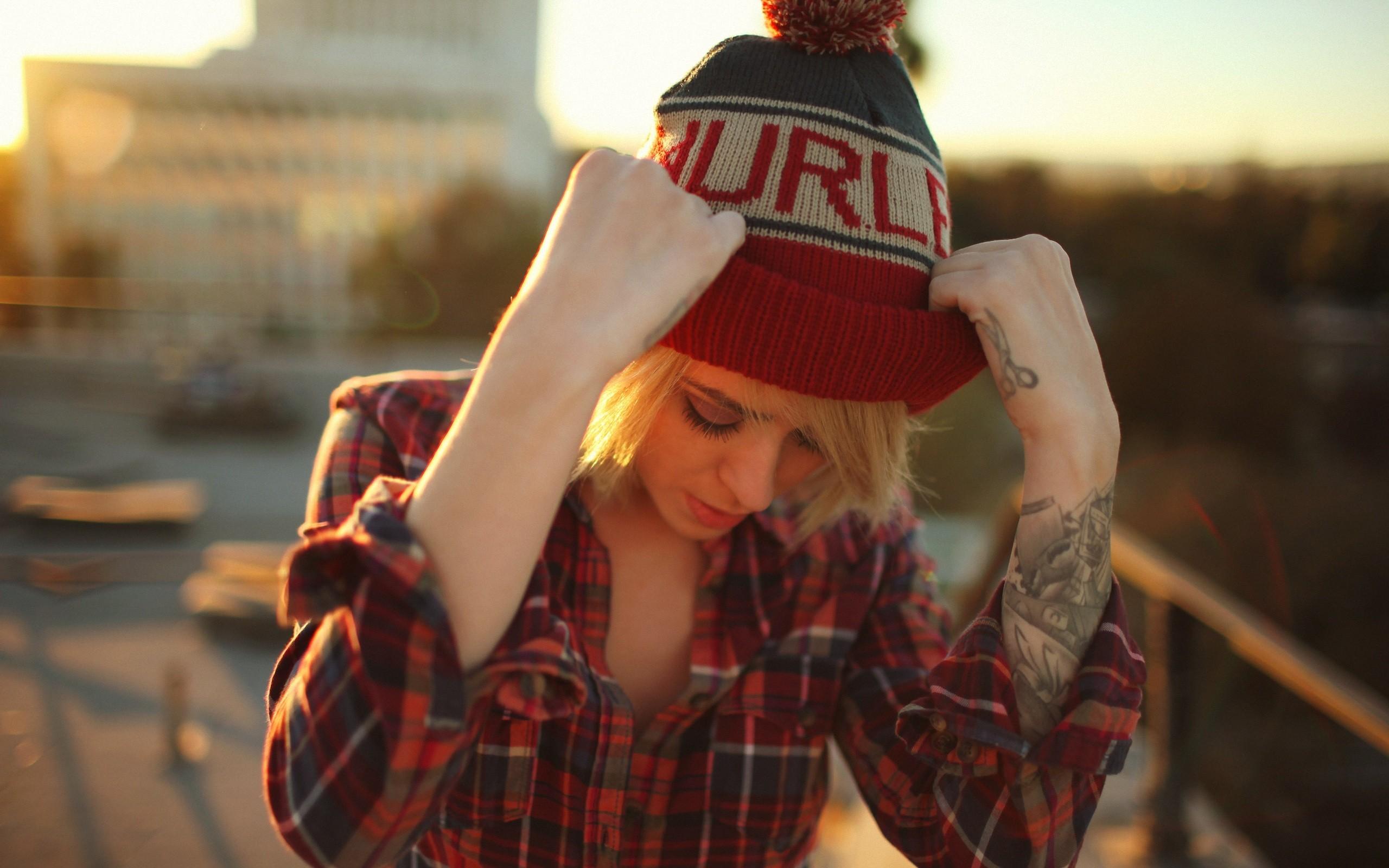 Awesome Girl Hat Wallpaper 43331 2560x1600px