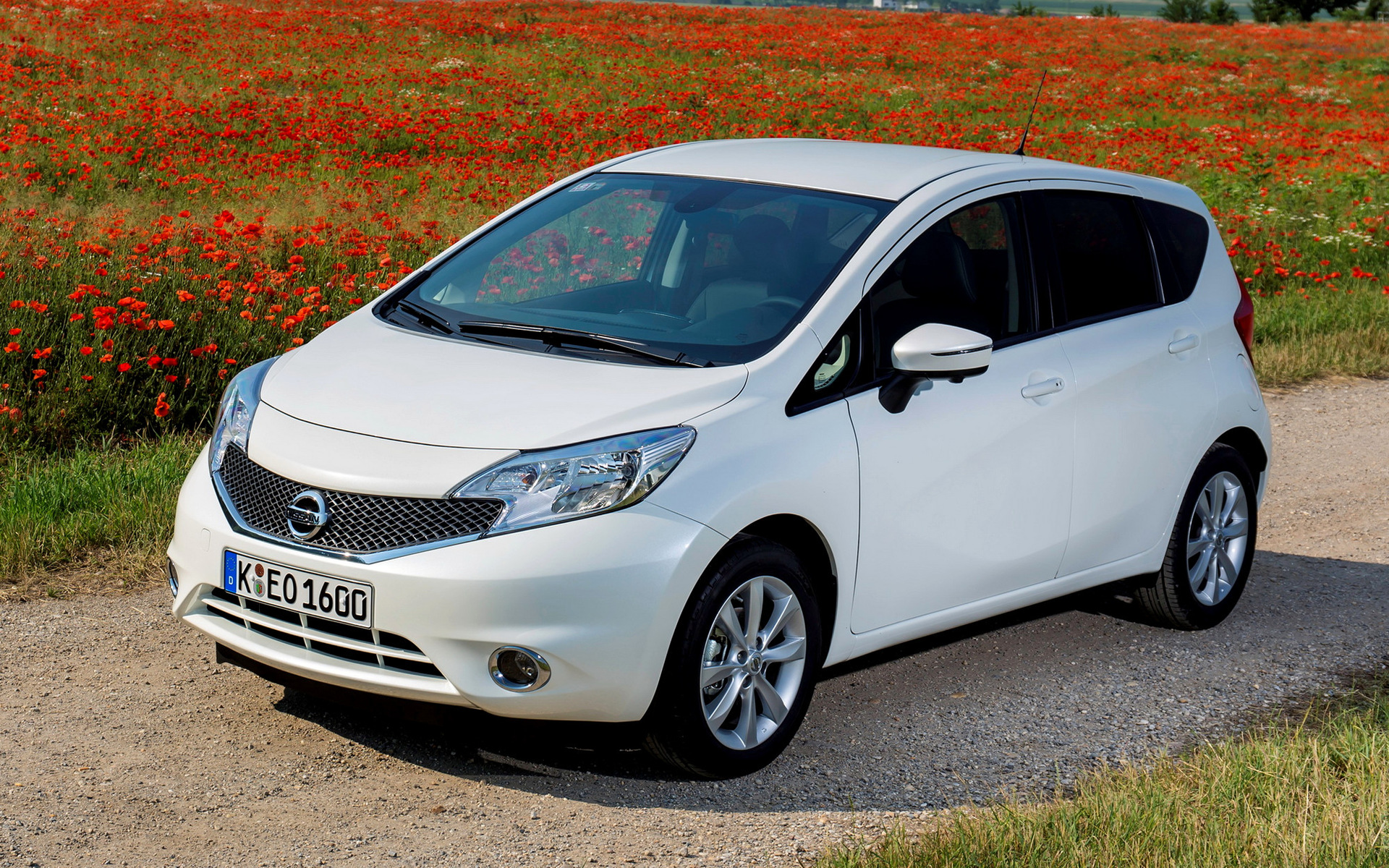 Nissan Note and HD Image