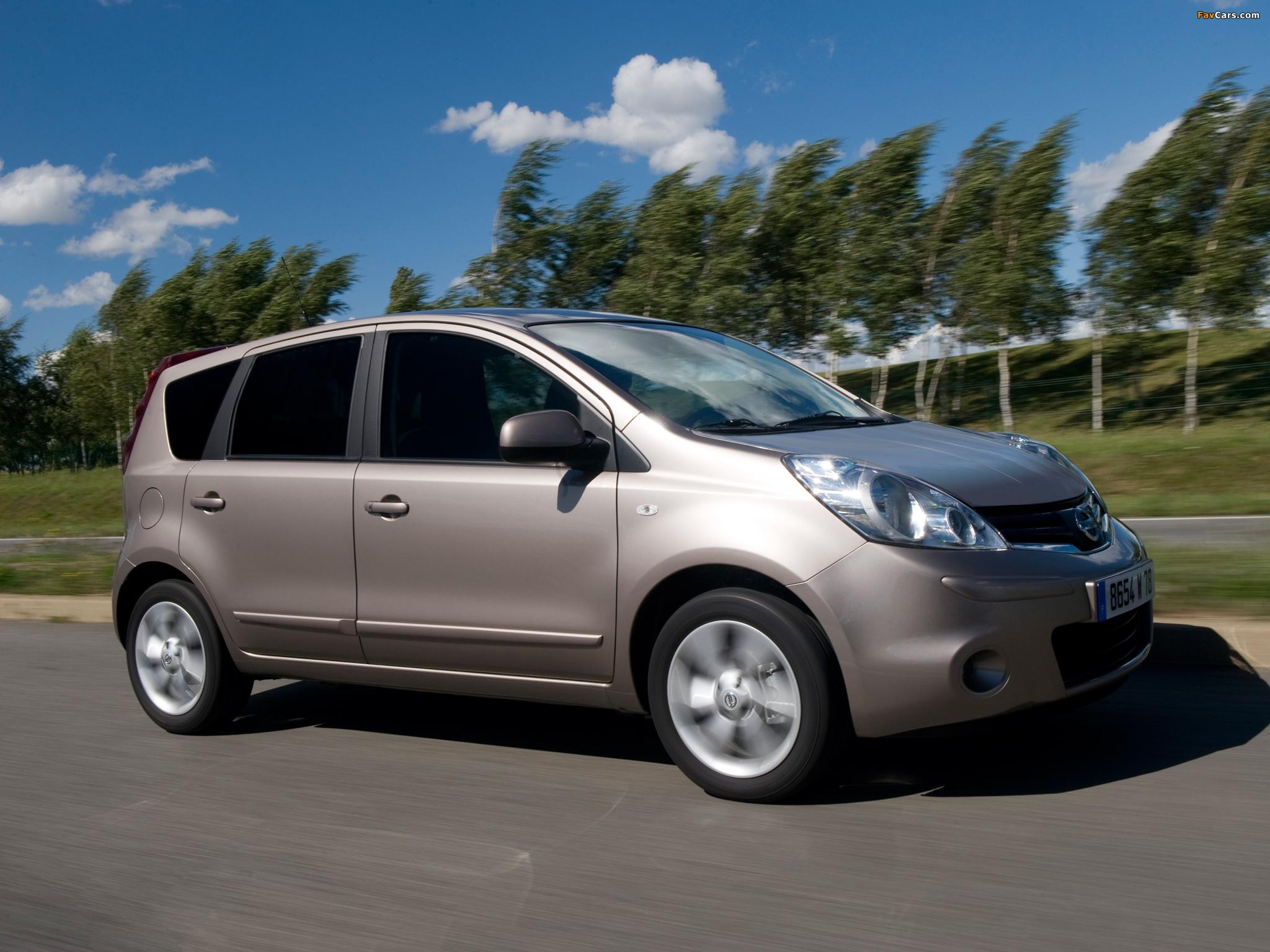 Nissan Note (E11) 2009–13 wallpaper (2048x1536)
