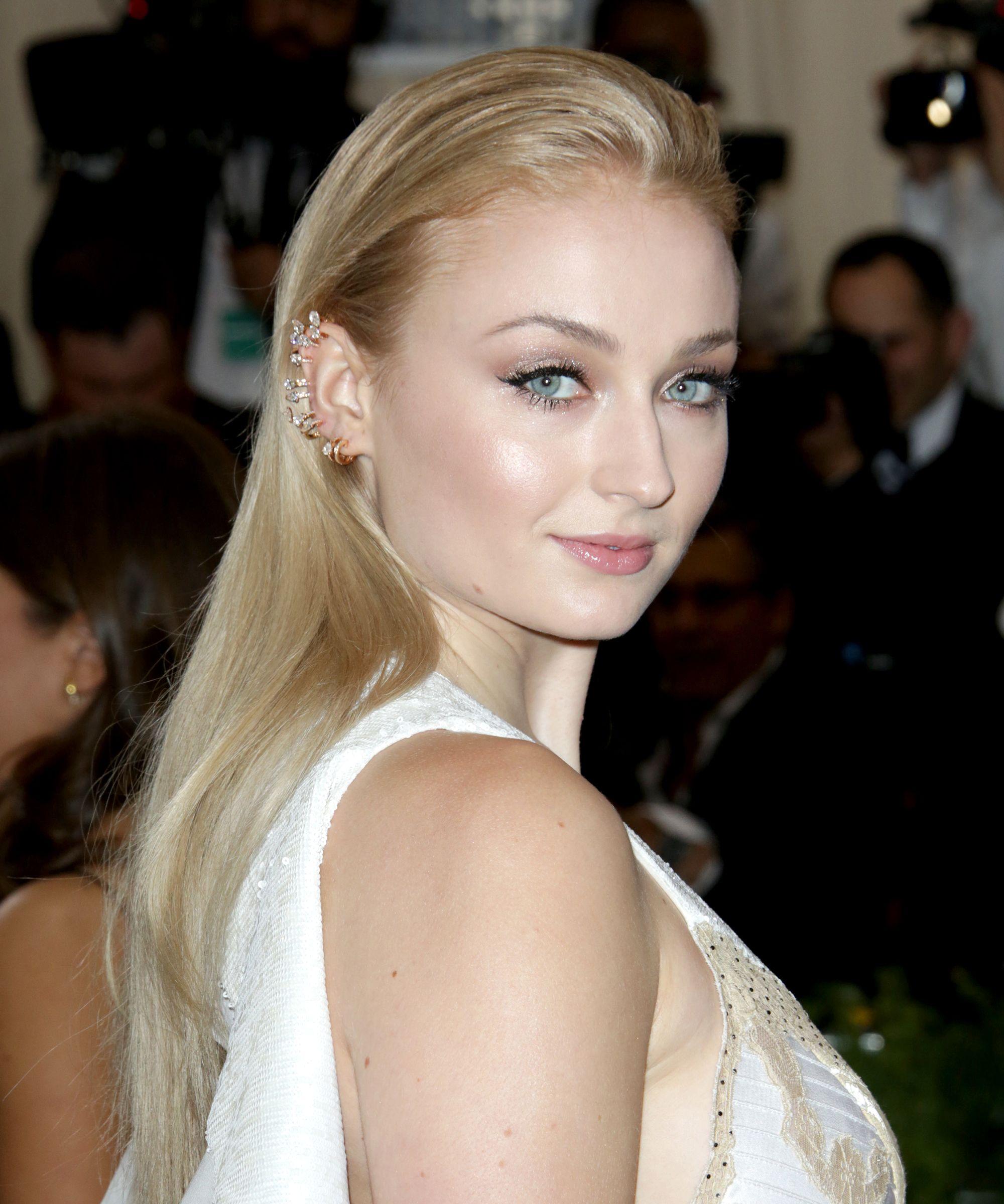 Game Of Thrones Sophie Turner Reveals Her Tattoos