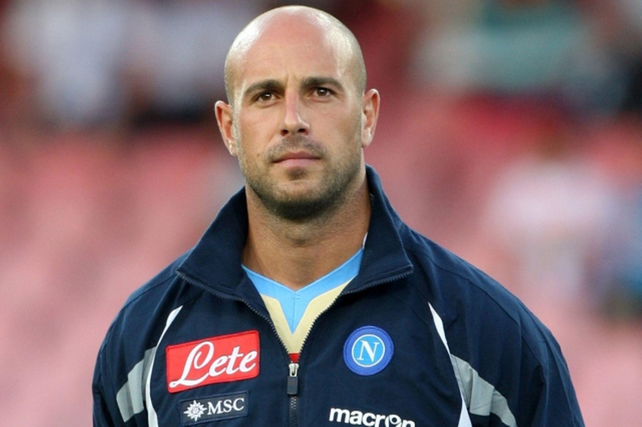 The player of Napoli Pepe Reina before the game wallpaper