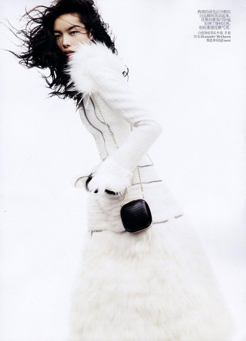 Fei Fei Sun by Josh Olins for Vogue China November 2011 02. MFD