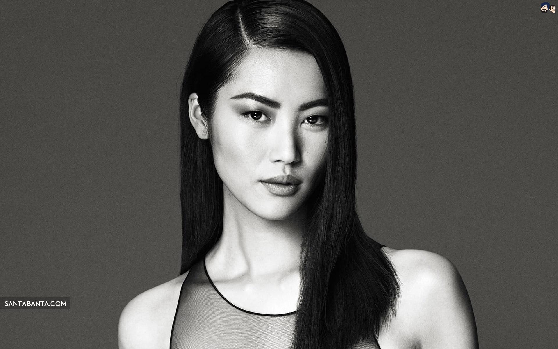 Chinese Liu Wen 1st first East Asian model to walk