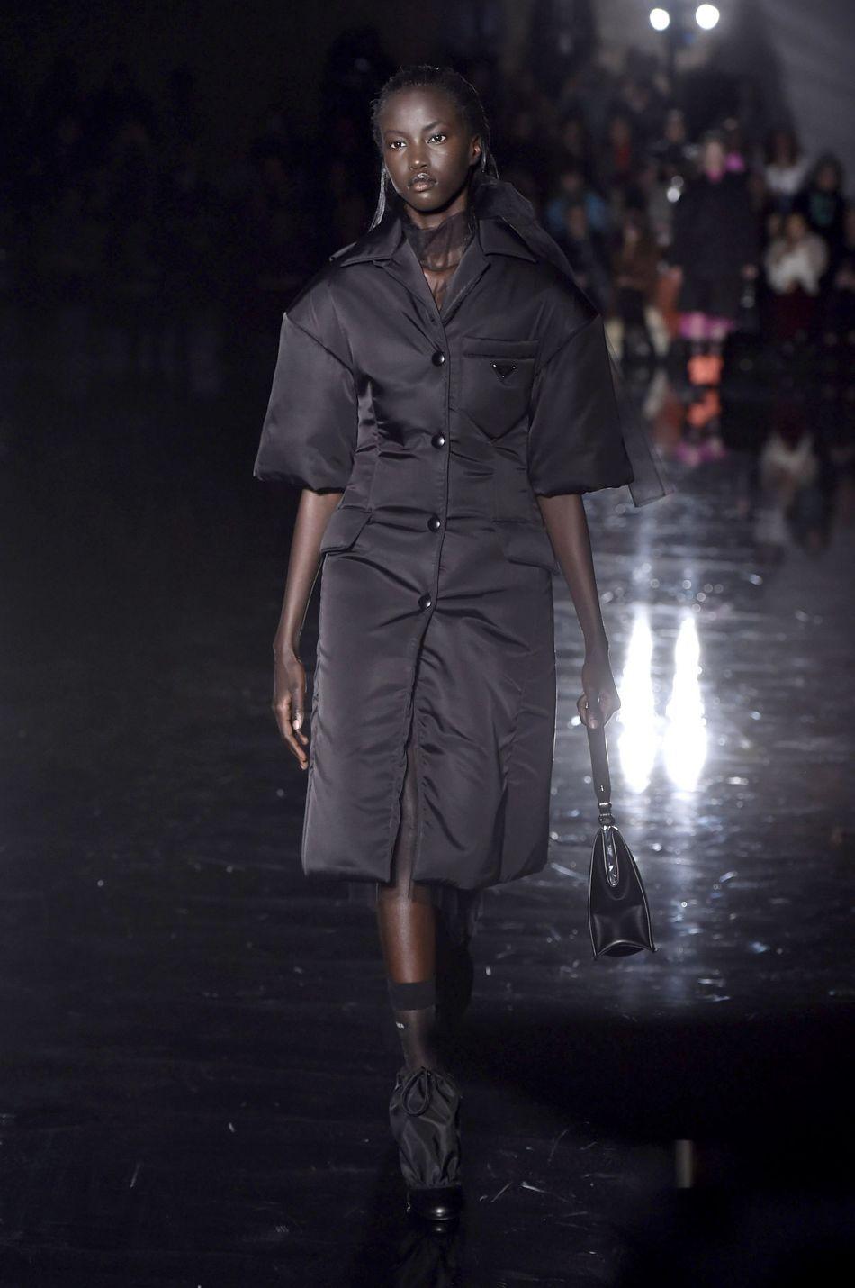 Anok Yai, pourquoi ce top soudanais vient de marquer la Fashion