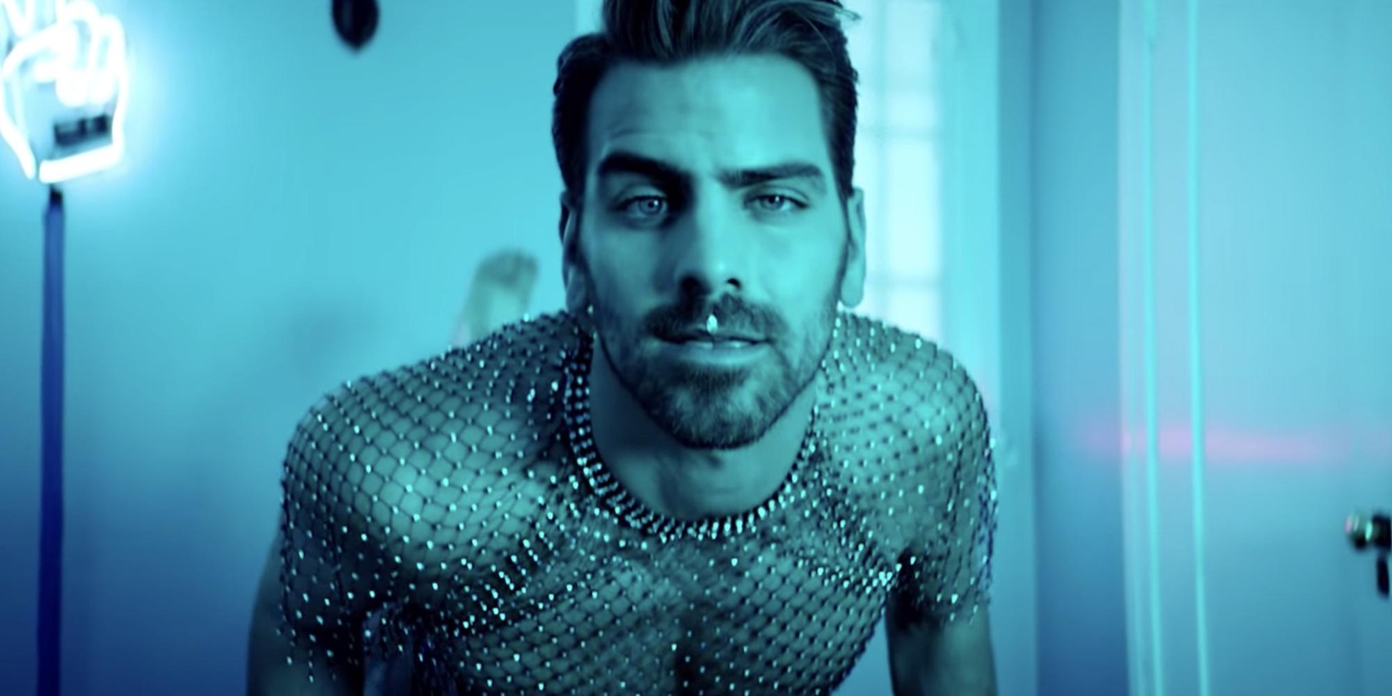 Nyle DiMarco Creates ASL Music Video for '7 Rings'