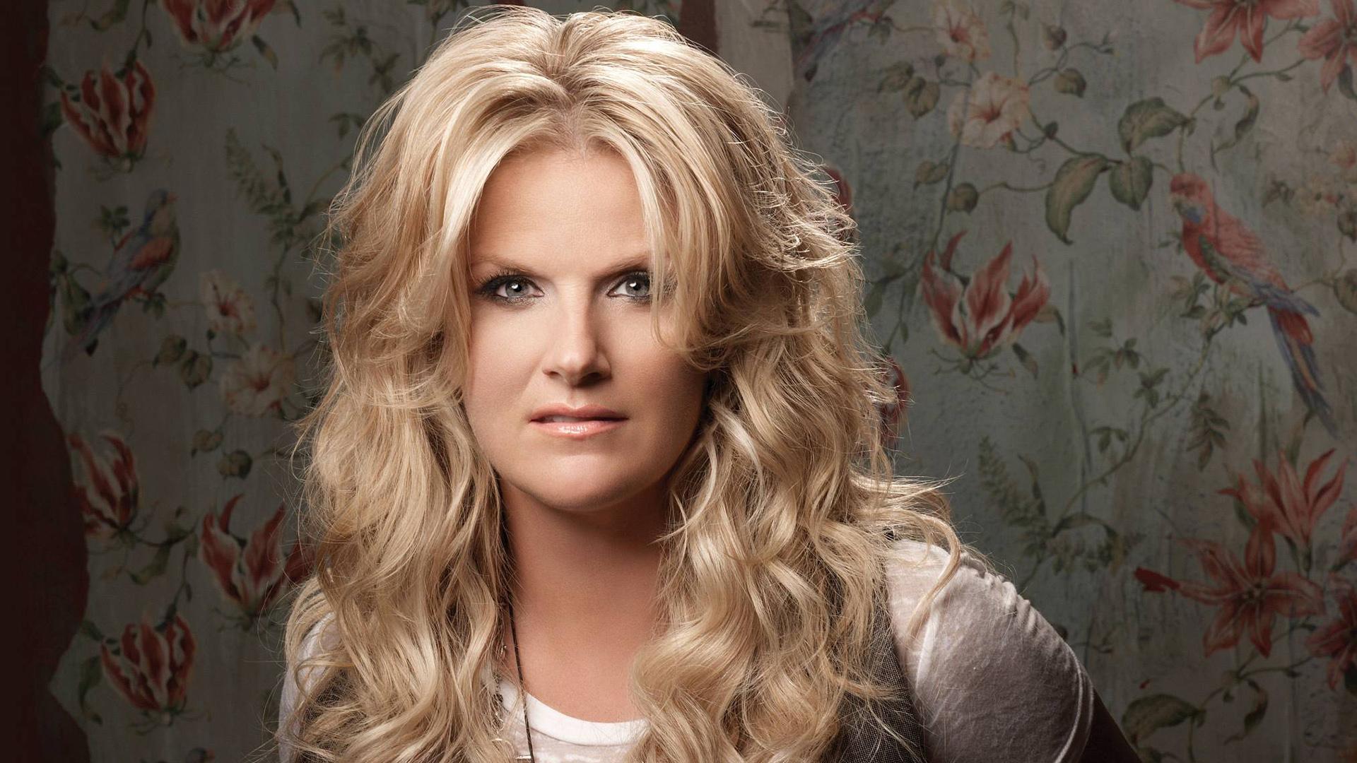 Trisha yearwood bra size