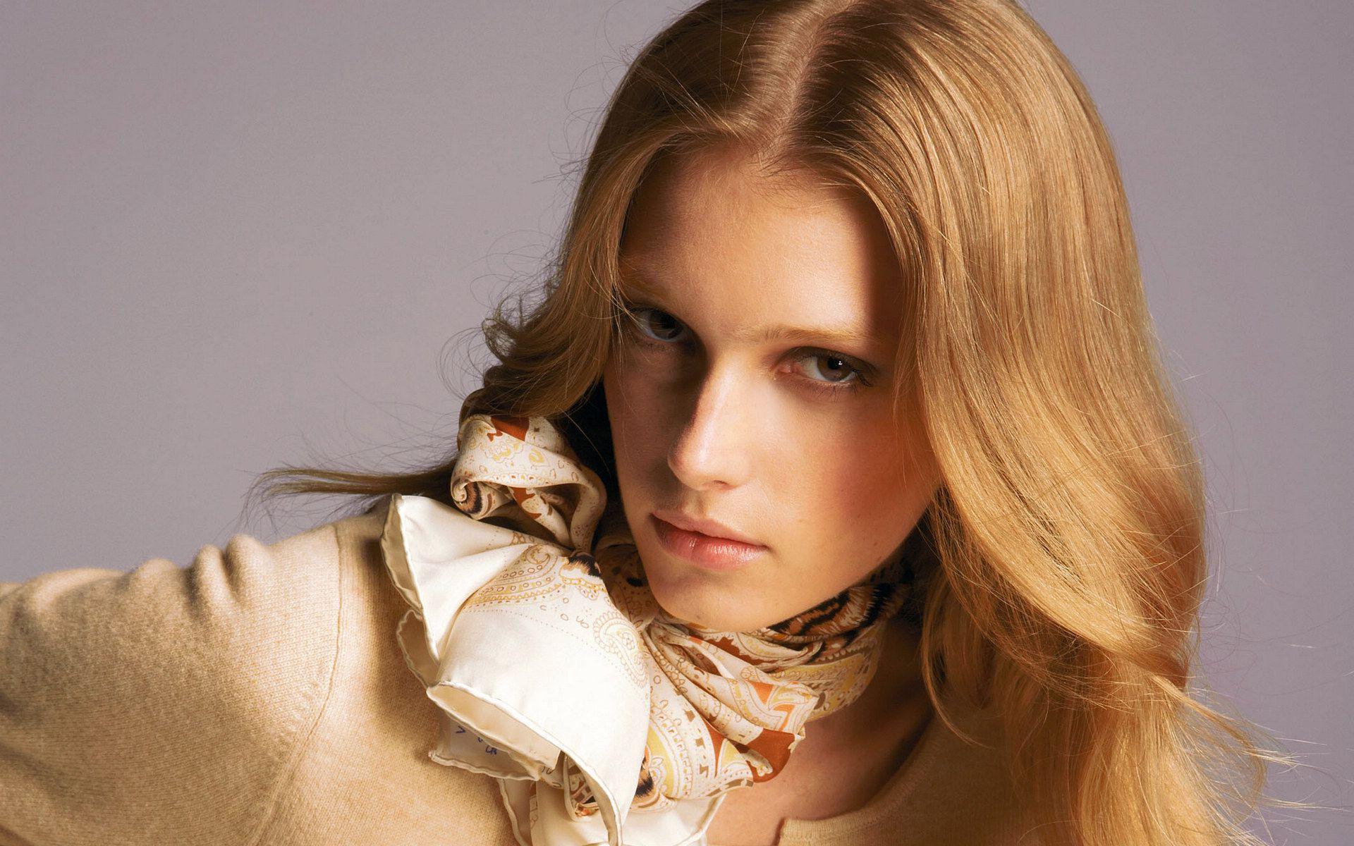 Sigrid Agren Wallpaper Background