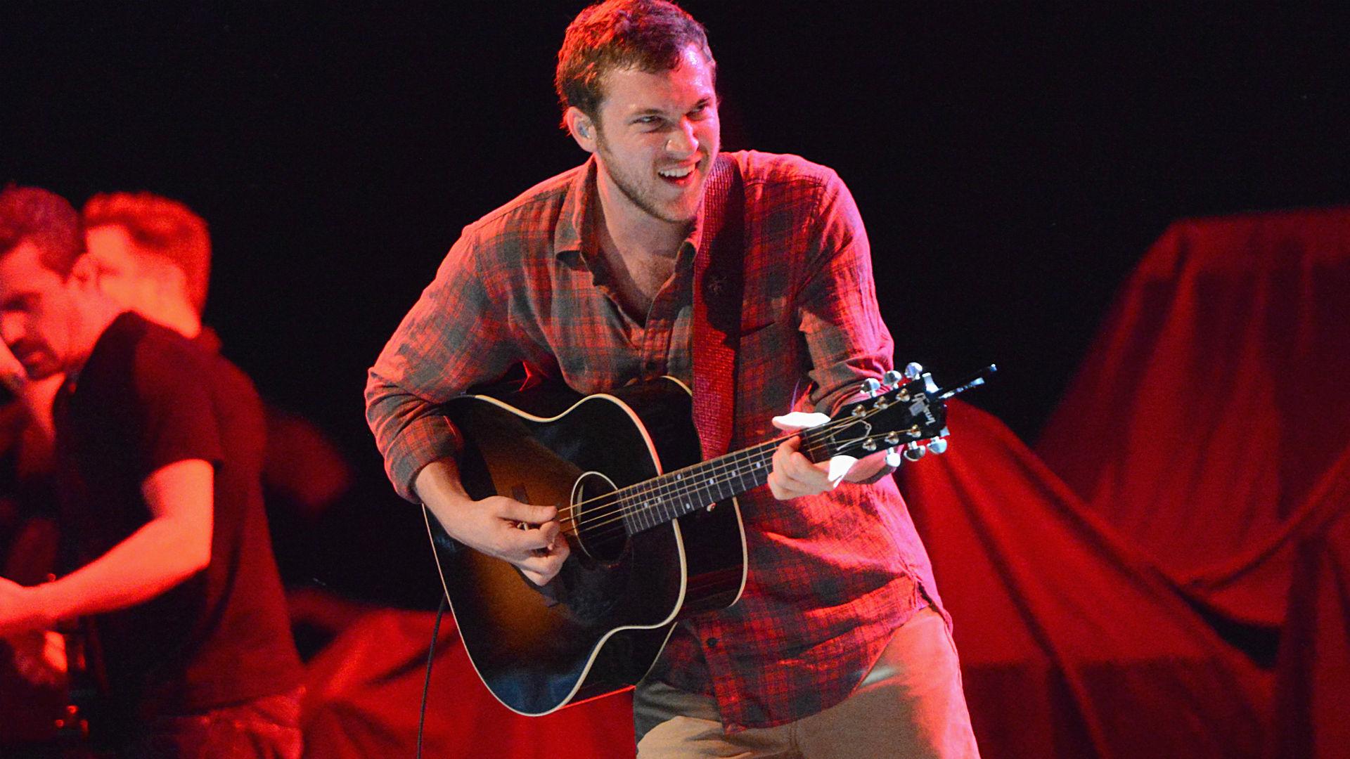 American Idol winner Phillip Phillips to sing national anthem at