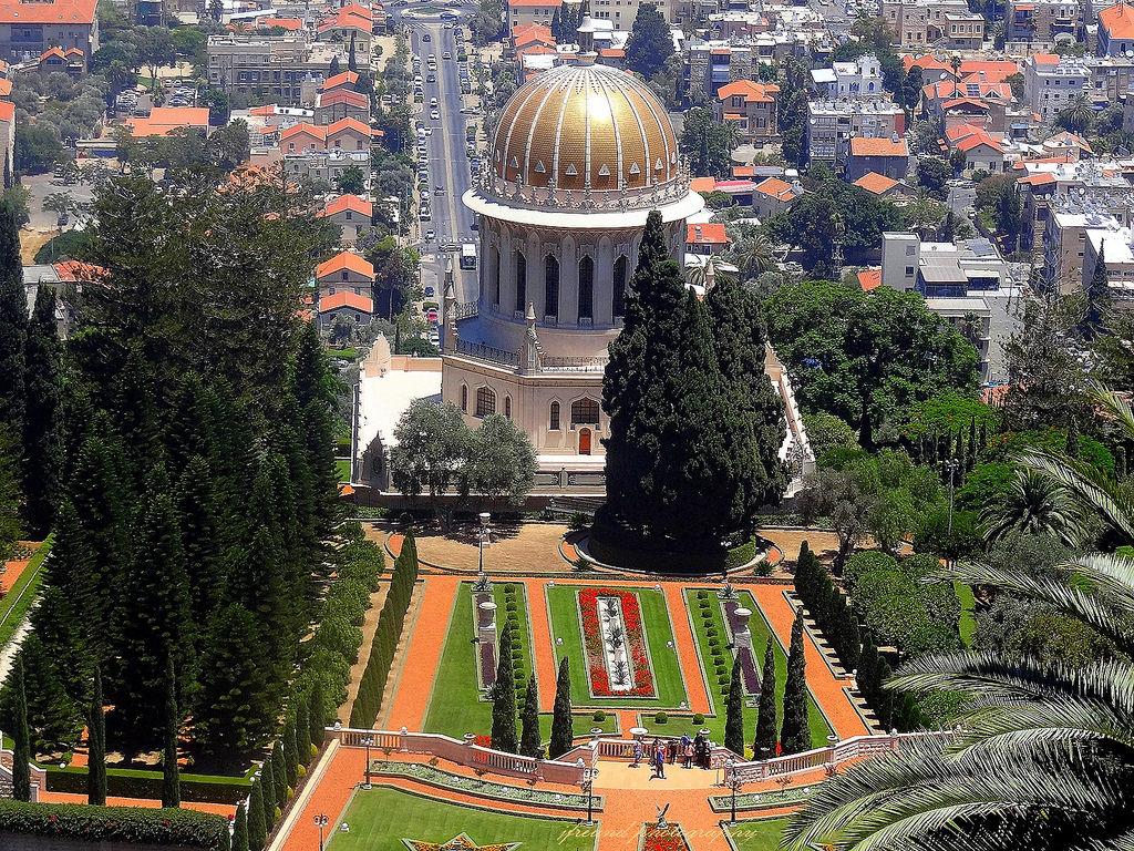 The Bahai gardens and shrine in Haifa. The Bahá'í Gardens i