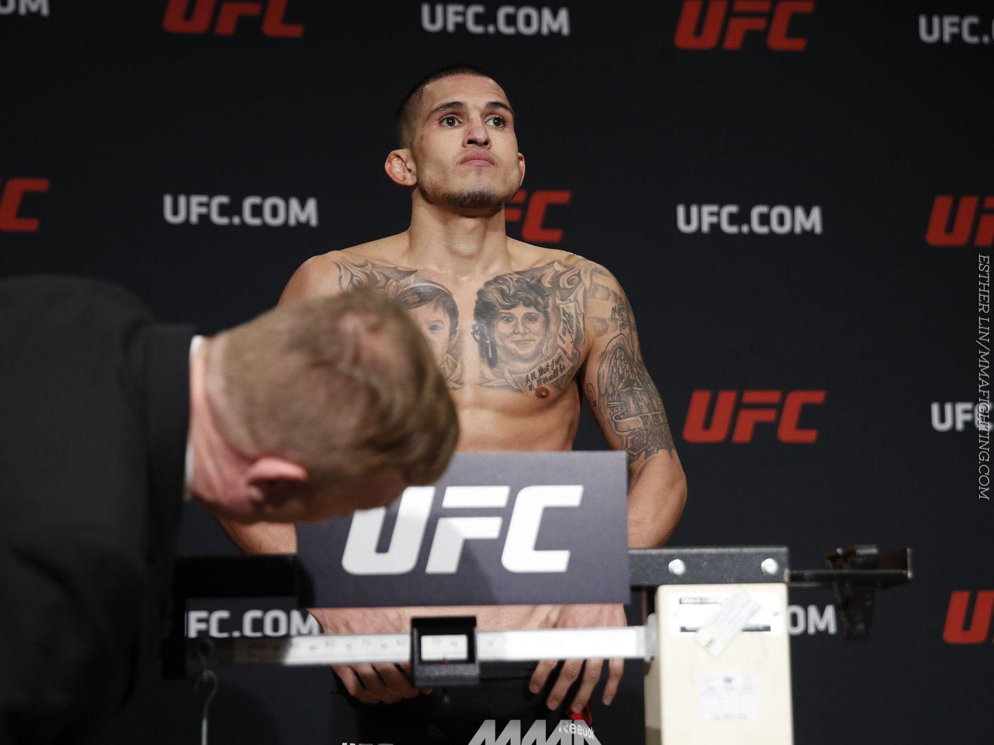 UFC 206: Anthony Pettis misses weight