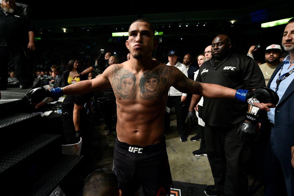 Midnight Mania! Anthony Pettis vs Michael Chiesa in the works