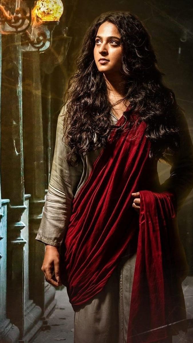 Anushka Shetty in saree movie poster scene wallpaper High