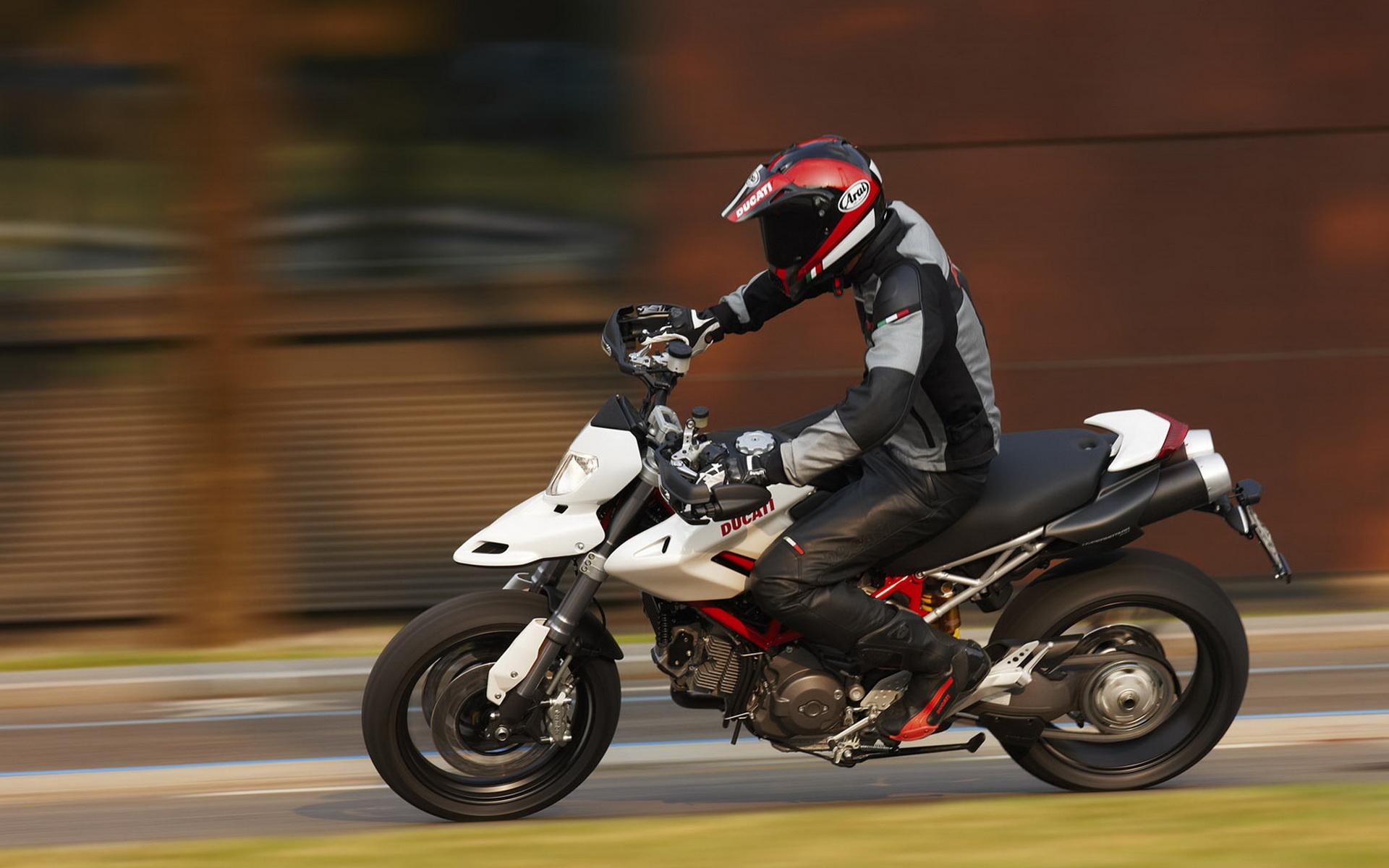 Ducati HyperMotard 1100xx wallpaper and image
