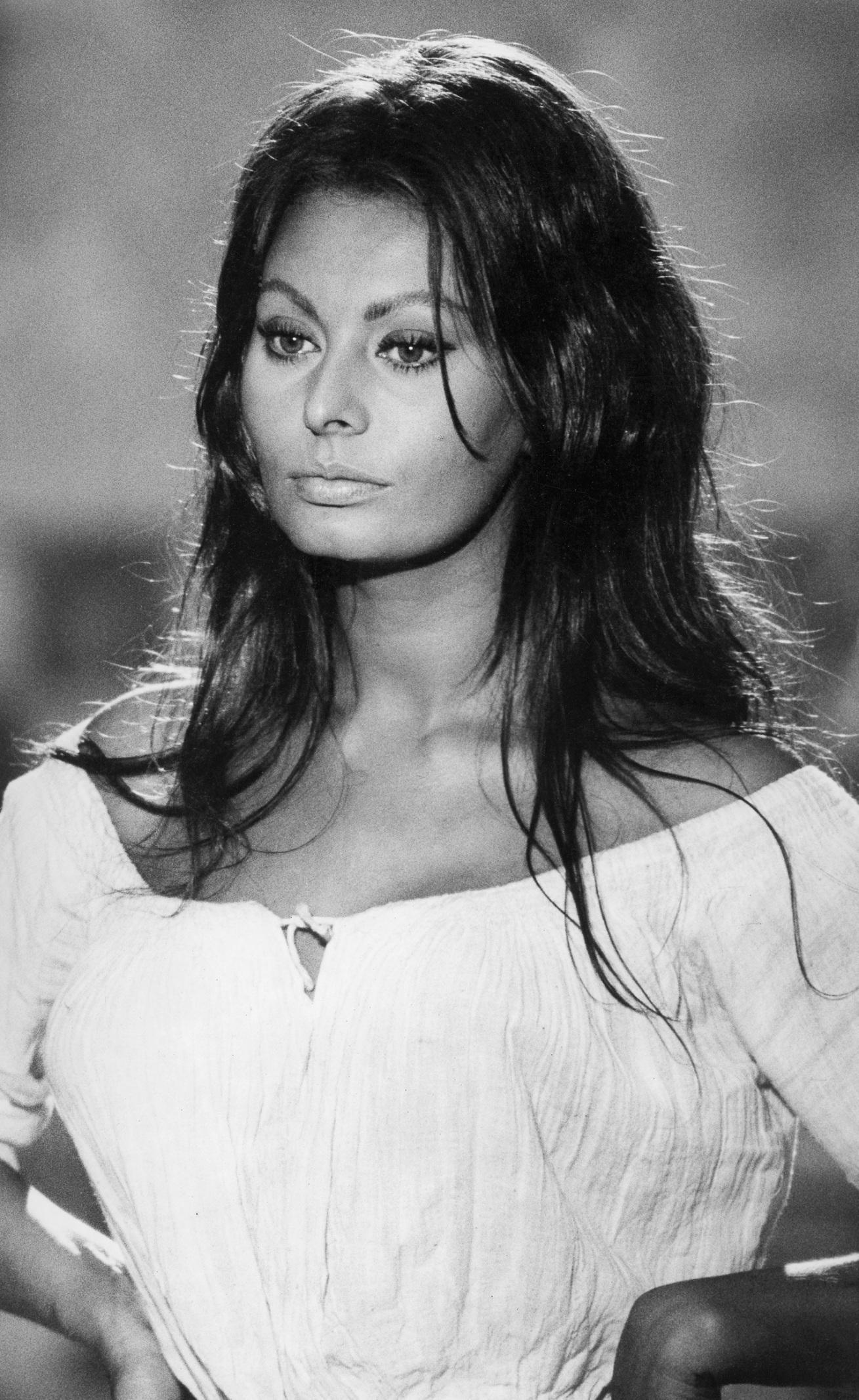 HD Sophia Loren Wallpaper and Photo. HD Celebrities Wallpaper