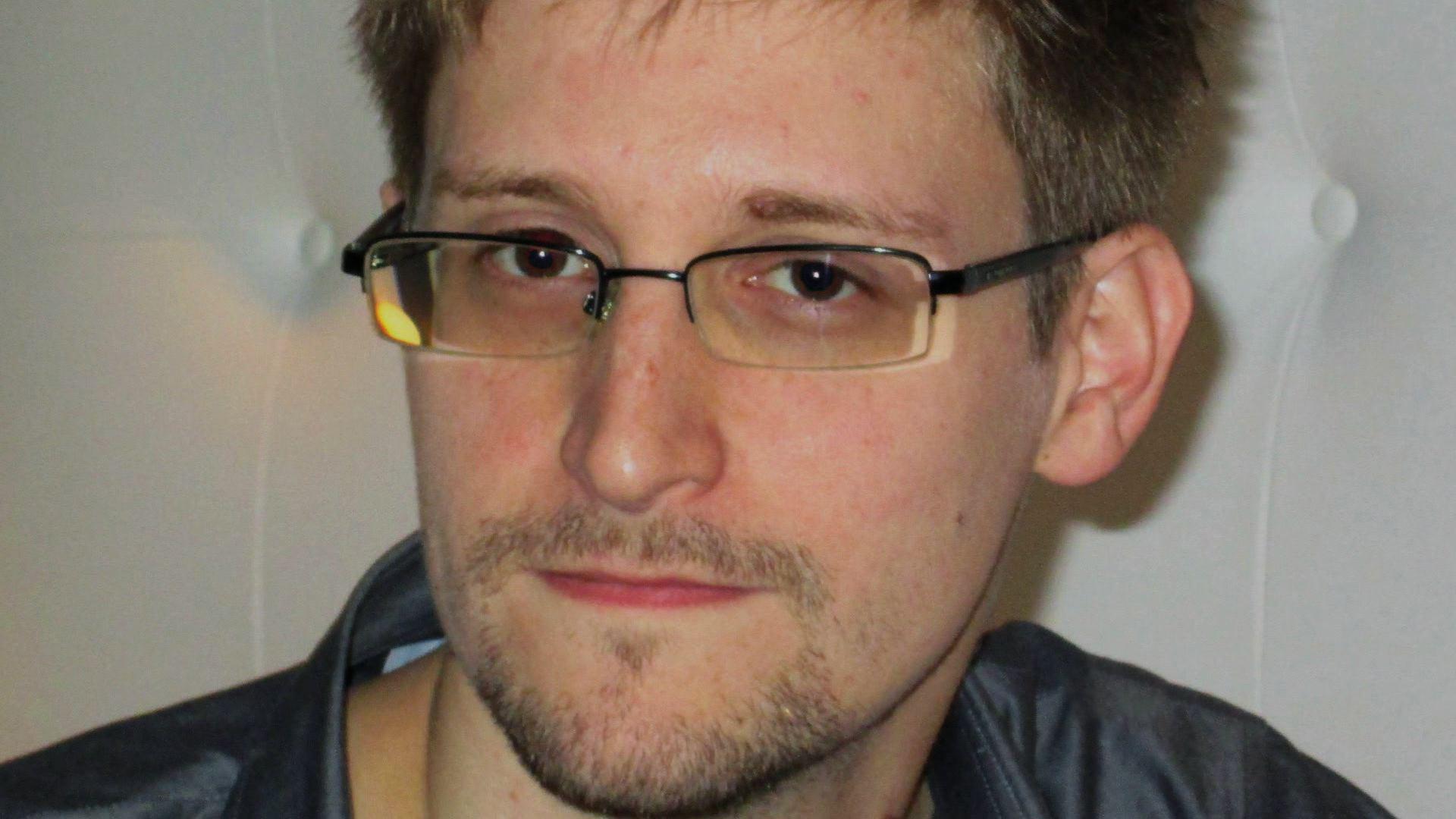 Edward Snowden seeks asylum in 20 nations, but gets no immediate