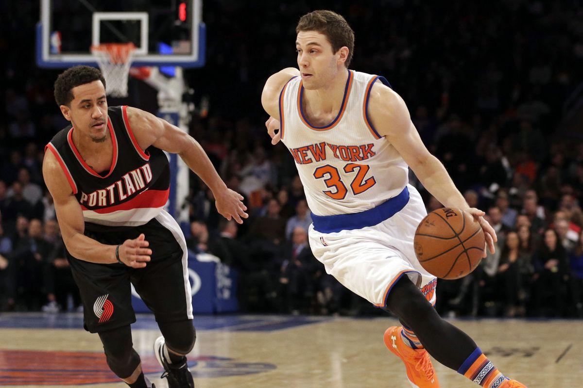 Jimmer Fredette signs with Phoenix Suns