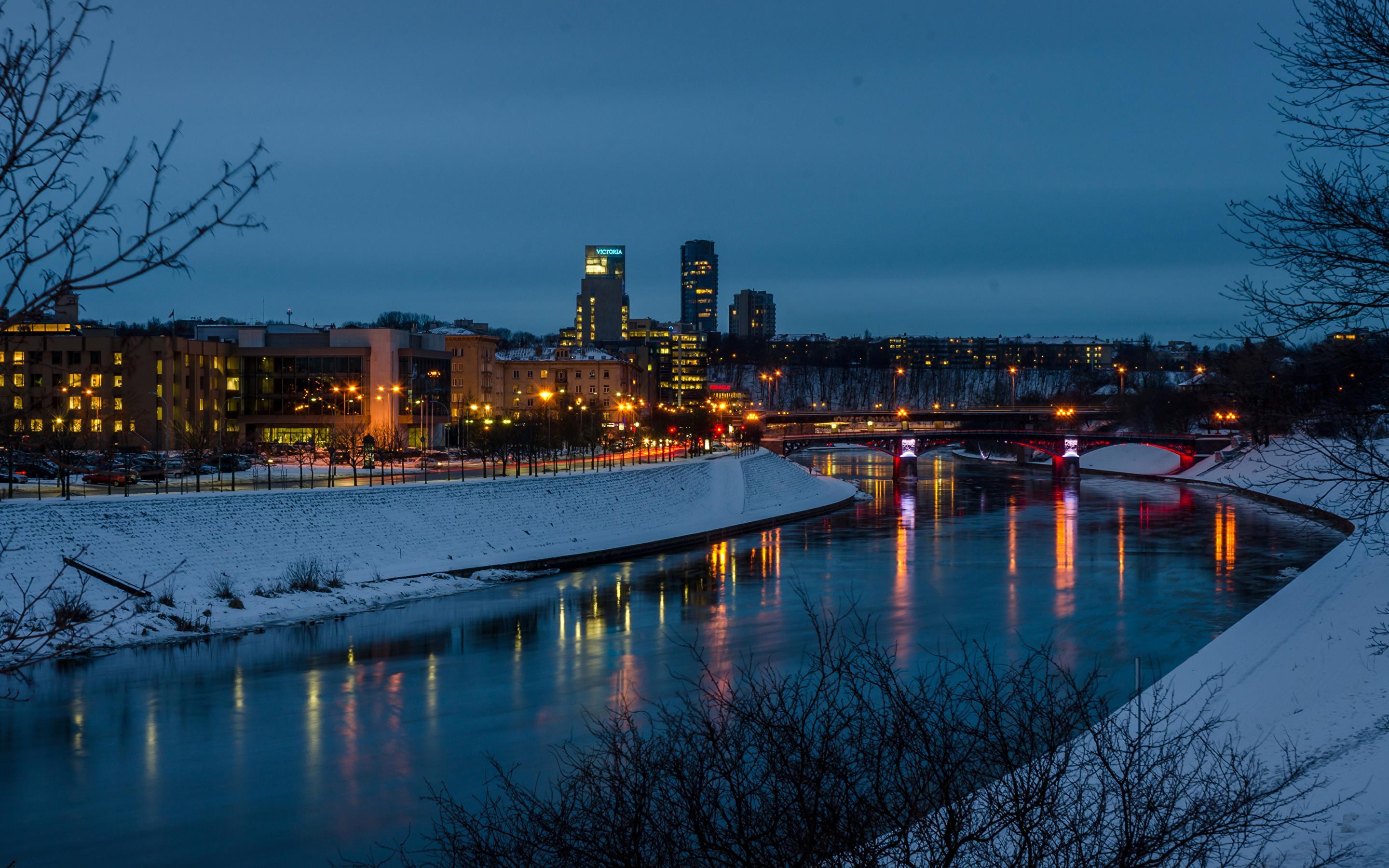 Image Vilnius Lithuania Canal Winter Bridges Snow Night 2880x1800