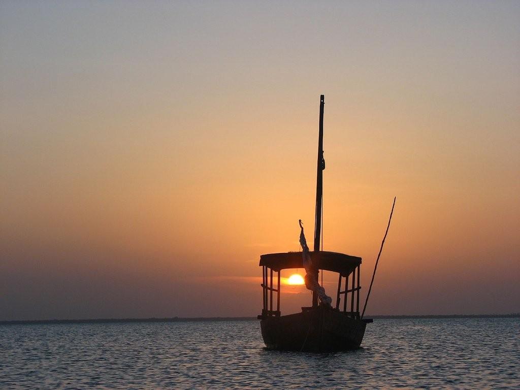 Ocean: Zanzibar Sunrise Sky Sea Boat Deep Ocean Desktop Wallpaper