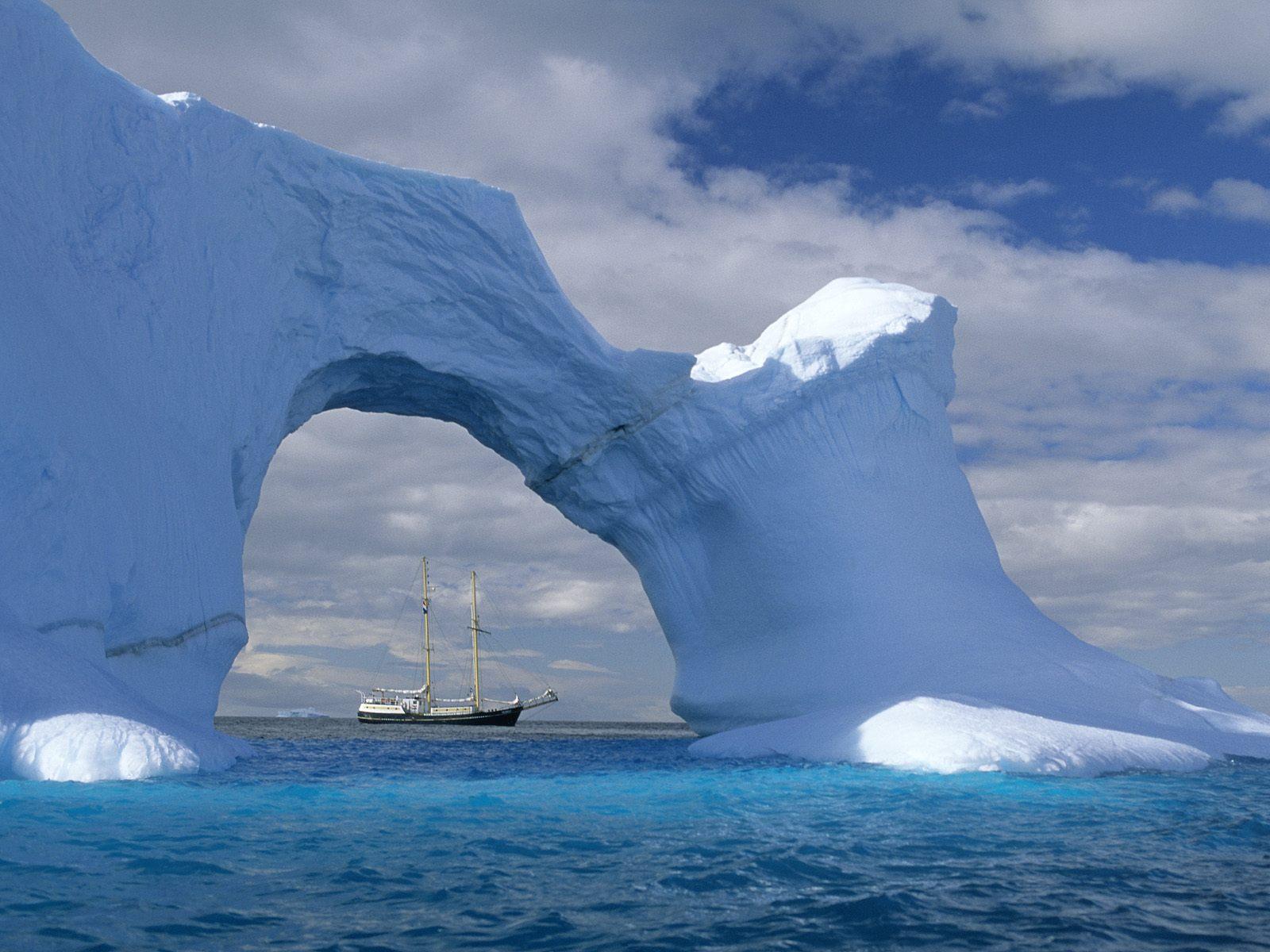 Antarctica West Iceberg Wallpaper