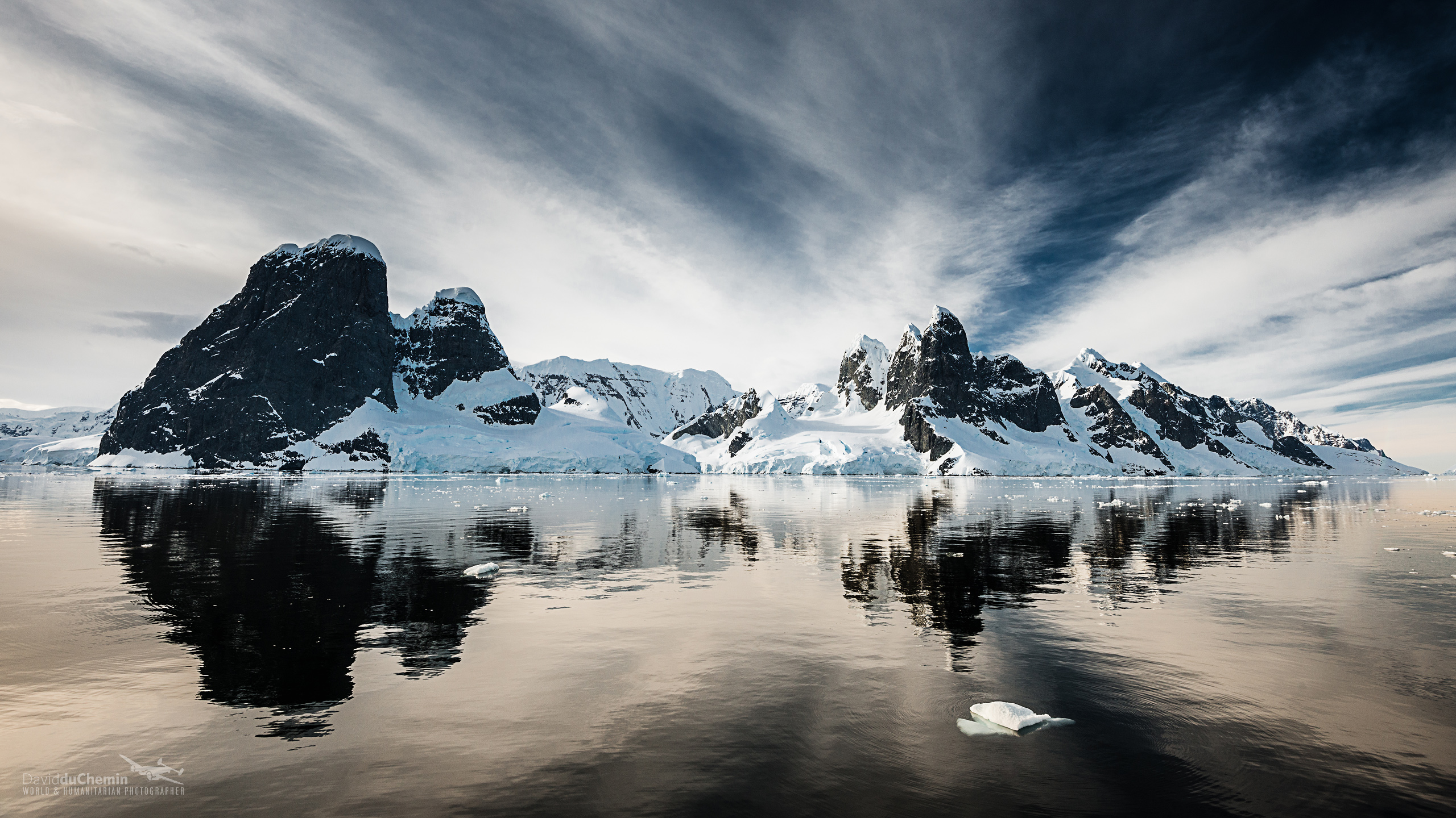 Beautiful Antarctica Large Screen Wallpaper