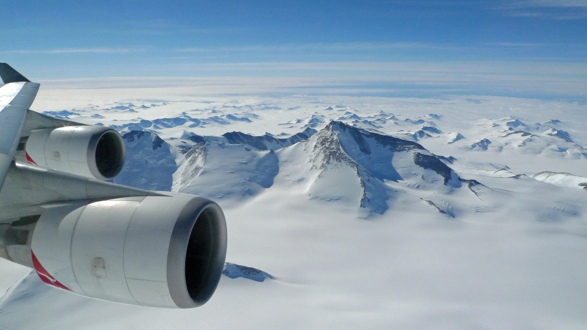Antarctica Sightseeing Flight Wallpaper